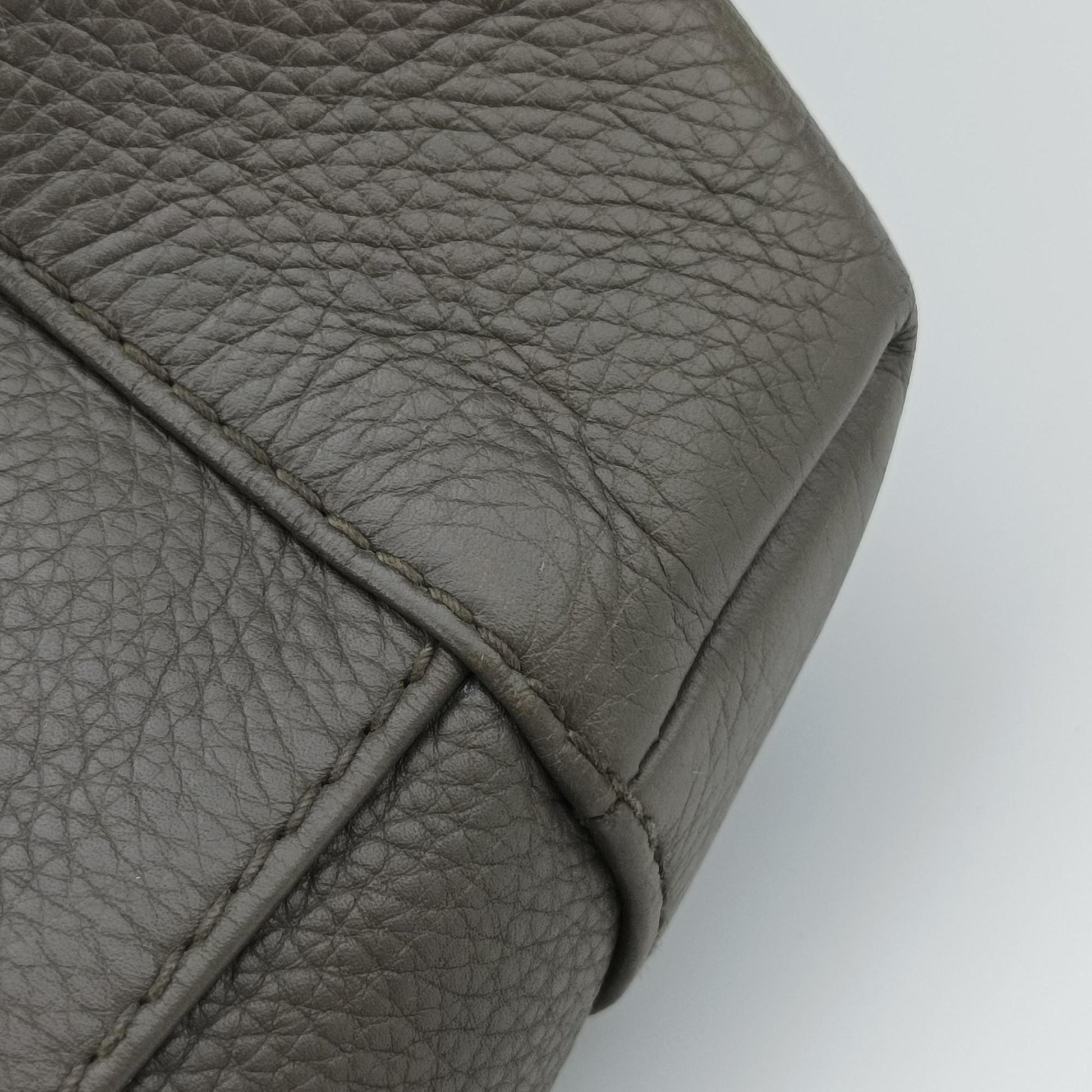 Greenwich Medium Grey Leather 268747 G9313845グリニッジ ミディアム グレー レザー 268747 G9313845