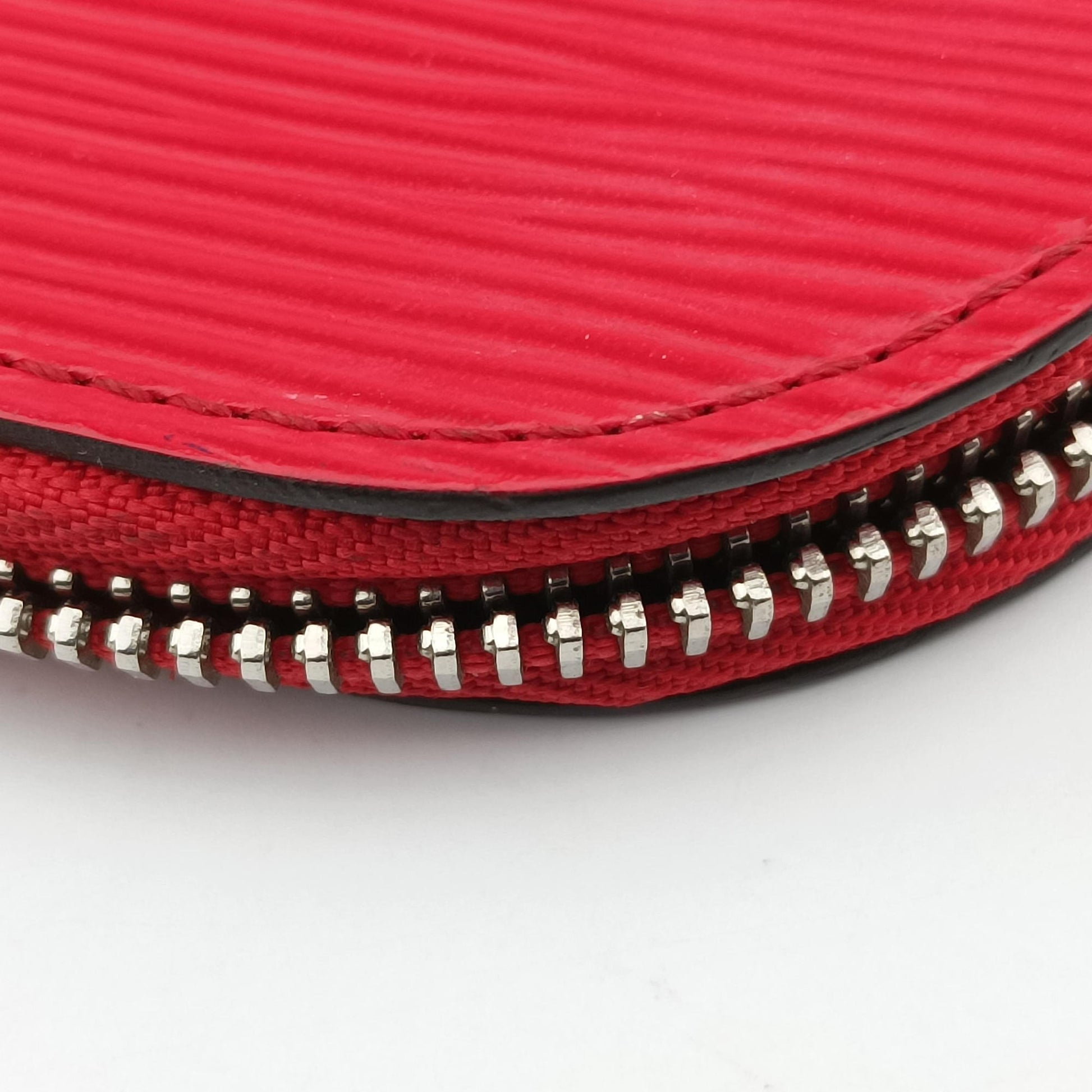 Pochette Jour GM Supreme Collaboration ROUGE×white epi M67722 TJ2127ポシェット ジュール GM シュプリーム コラボ ルージュ×ホワイト エピ M67722 TJ2127
