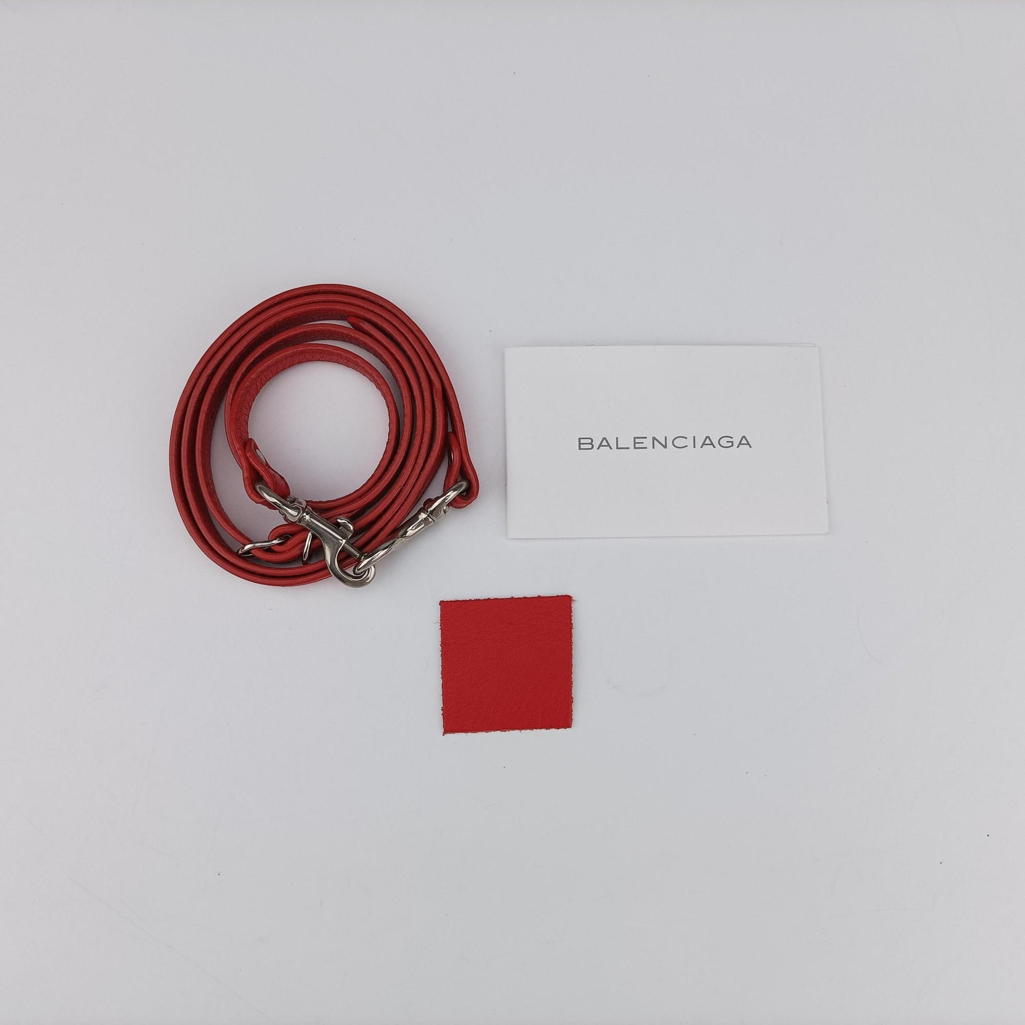 Paper A6 Zip Around Red Lambskin 370926 305572.6520.I 515859ペーパー A6 ジップアラウンド レッド ラムレザー 370926 305572.6520.I 515859