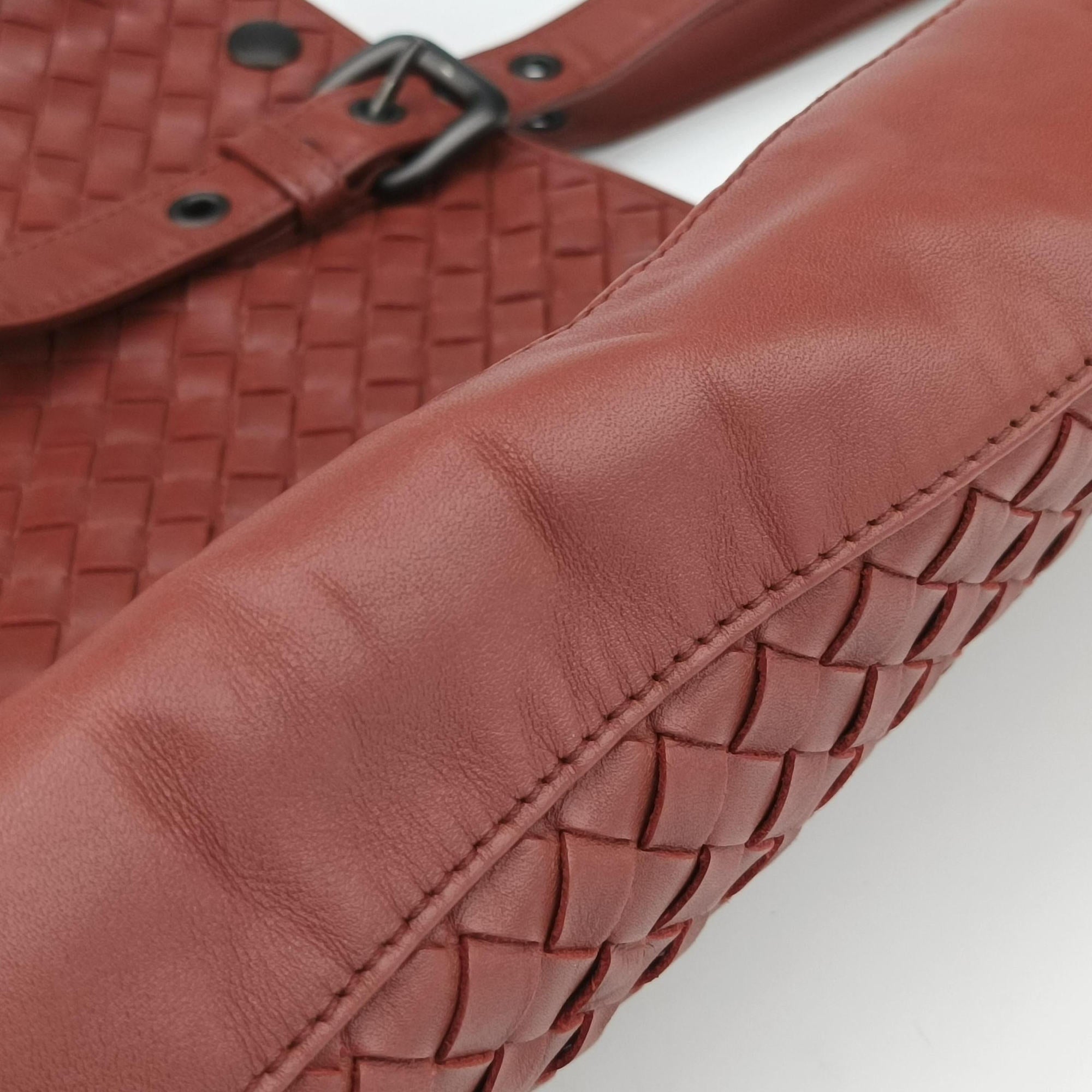 Intrecciato Shopper Acatl Red lambskin B02224878Jイントレチャート ショッパー アキャトル レッド ラムスキン B02224878J