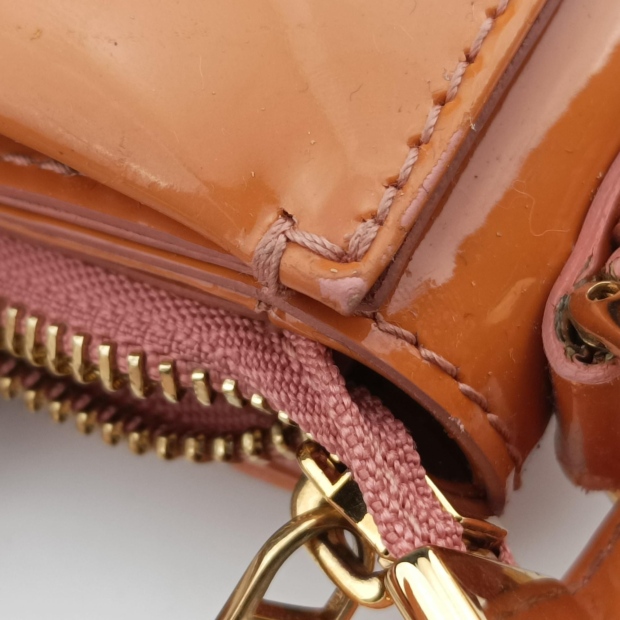 Vara Bow Caramel Patent AB-21E298ヴァラ リボン キャメル パテント AB-21E298