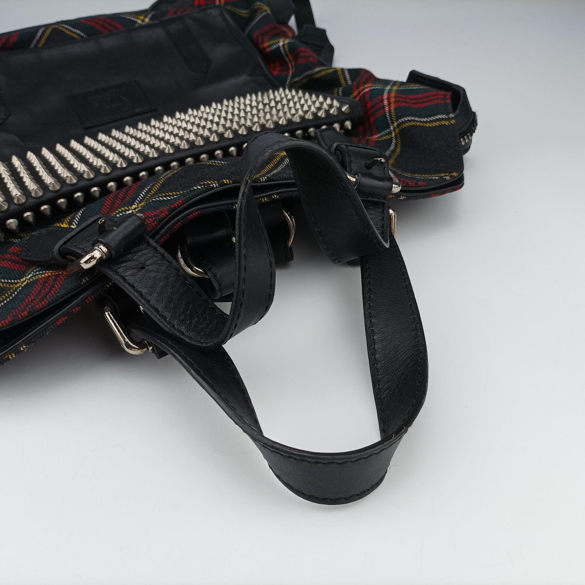 Syd SpikedRed Tartan × BlackCanvas/Velvet × Calfskinシド スタッズレッドチェック × ブラックキャンバス/ベルベット × レザー
