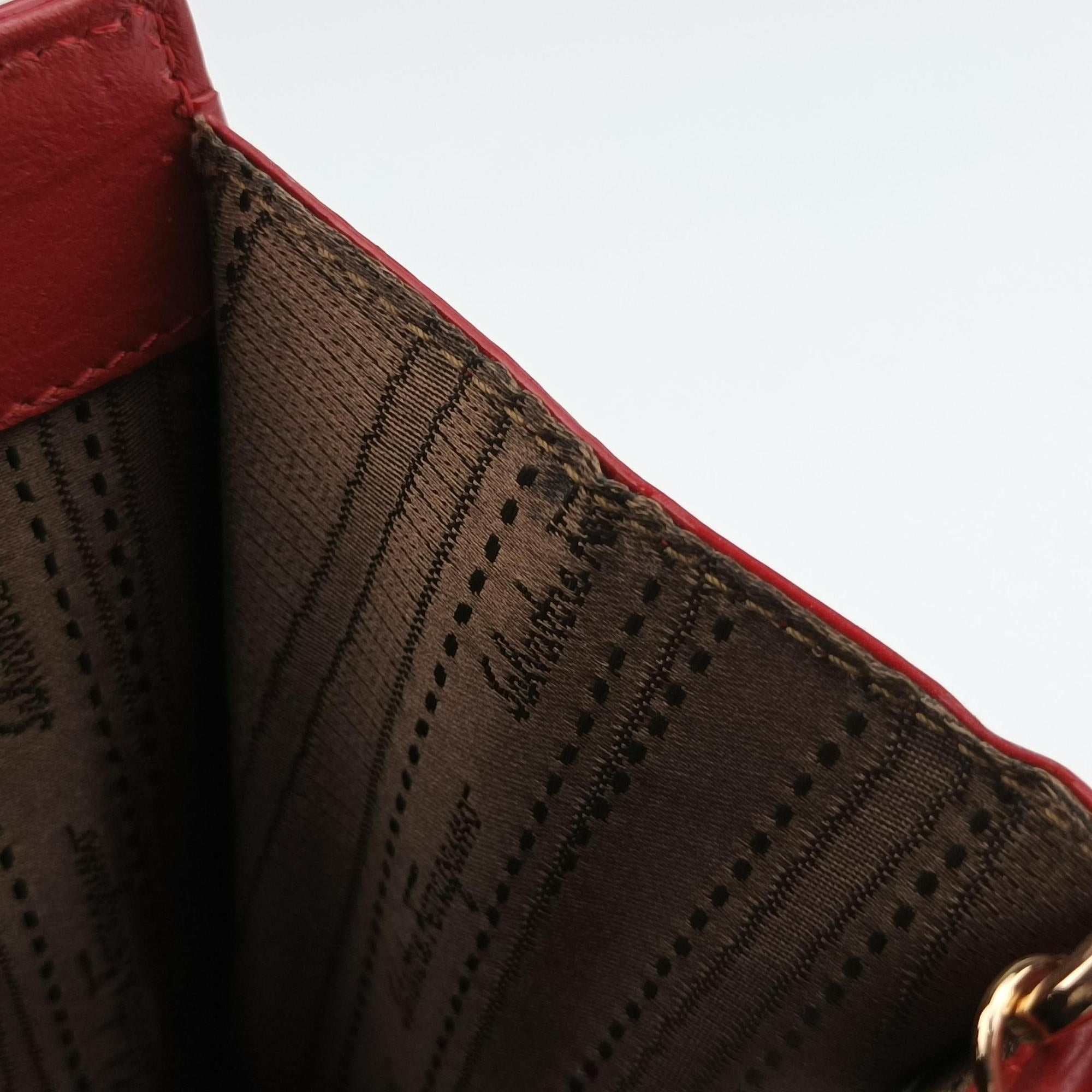 Vara Bow Red Patent Leather RN136180843ヴァラ リボン レッド パテントレザー RN136180843