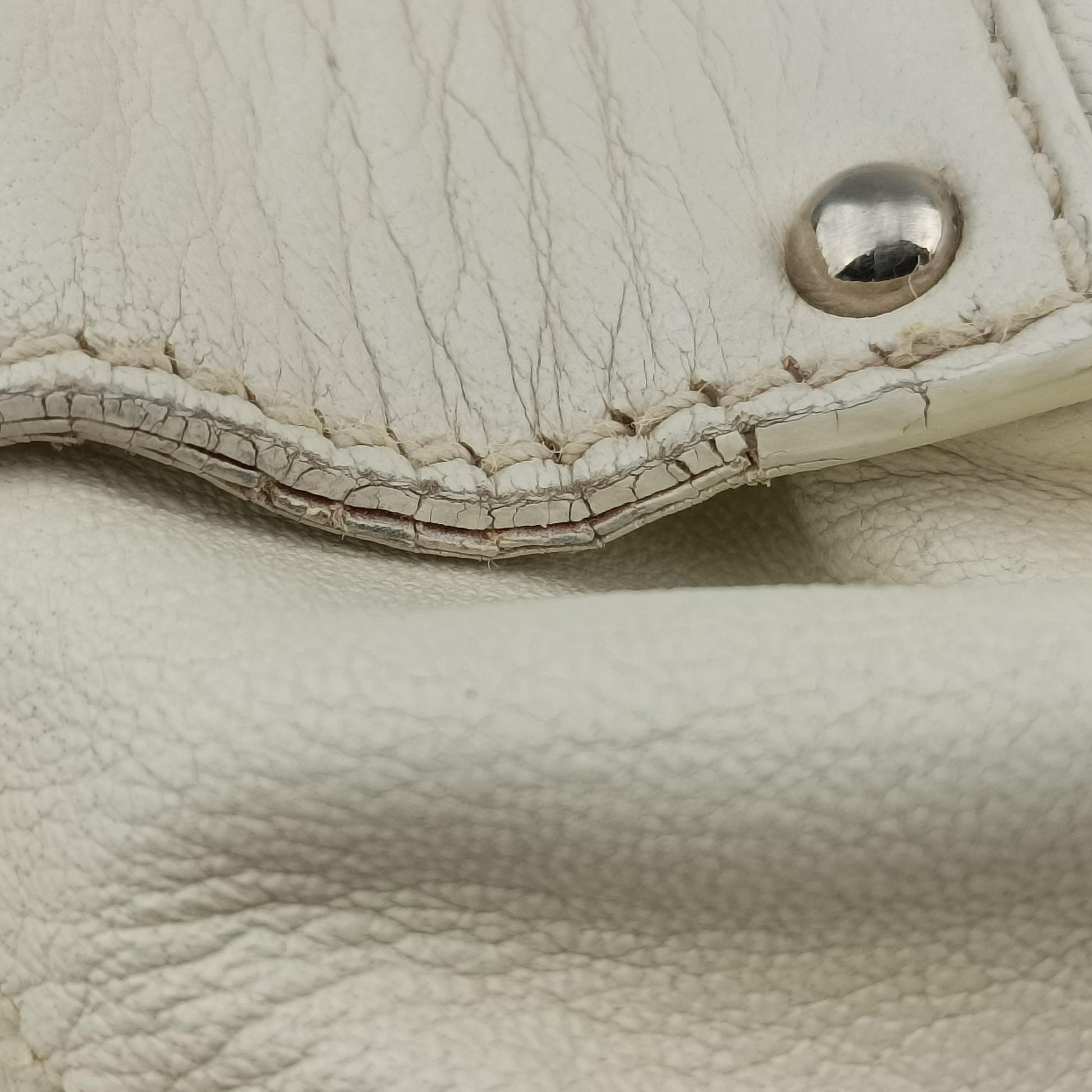 Vara Bow White Leather EE-21A907ヴァラ リボン ホワイト レザー EE-21A907