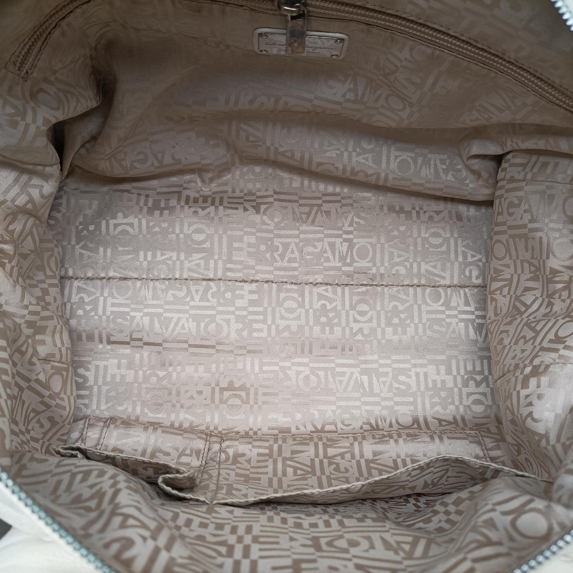 Vara Bow White Leather EE-21A907ヴァラ リボン ホワイト レザー EE-21A907