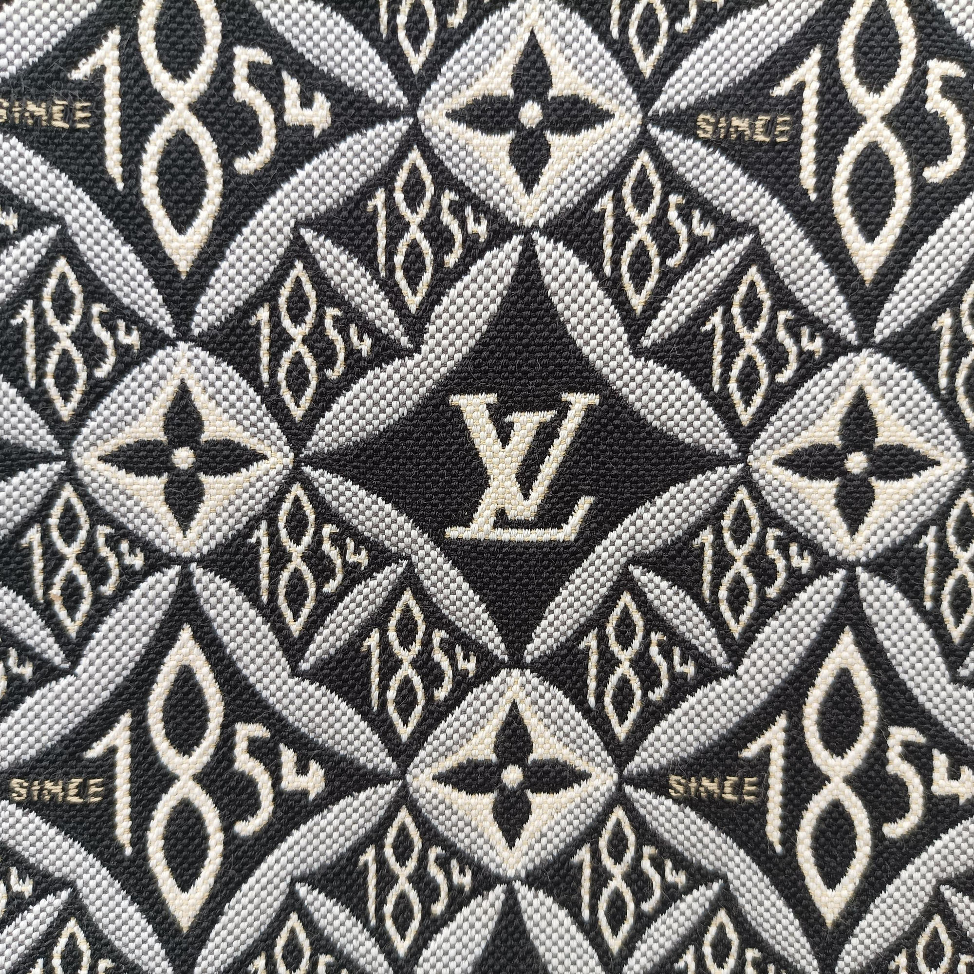SINCE1854 On the Go GM Black×White jacquard canvas x leather M57207 FL4240 IC ChipSINCE1854 オンザゴーGM　 ブラック×ホワイト ジャガードキャンバス×レザー M57207 FL4240 ICチップ