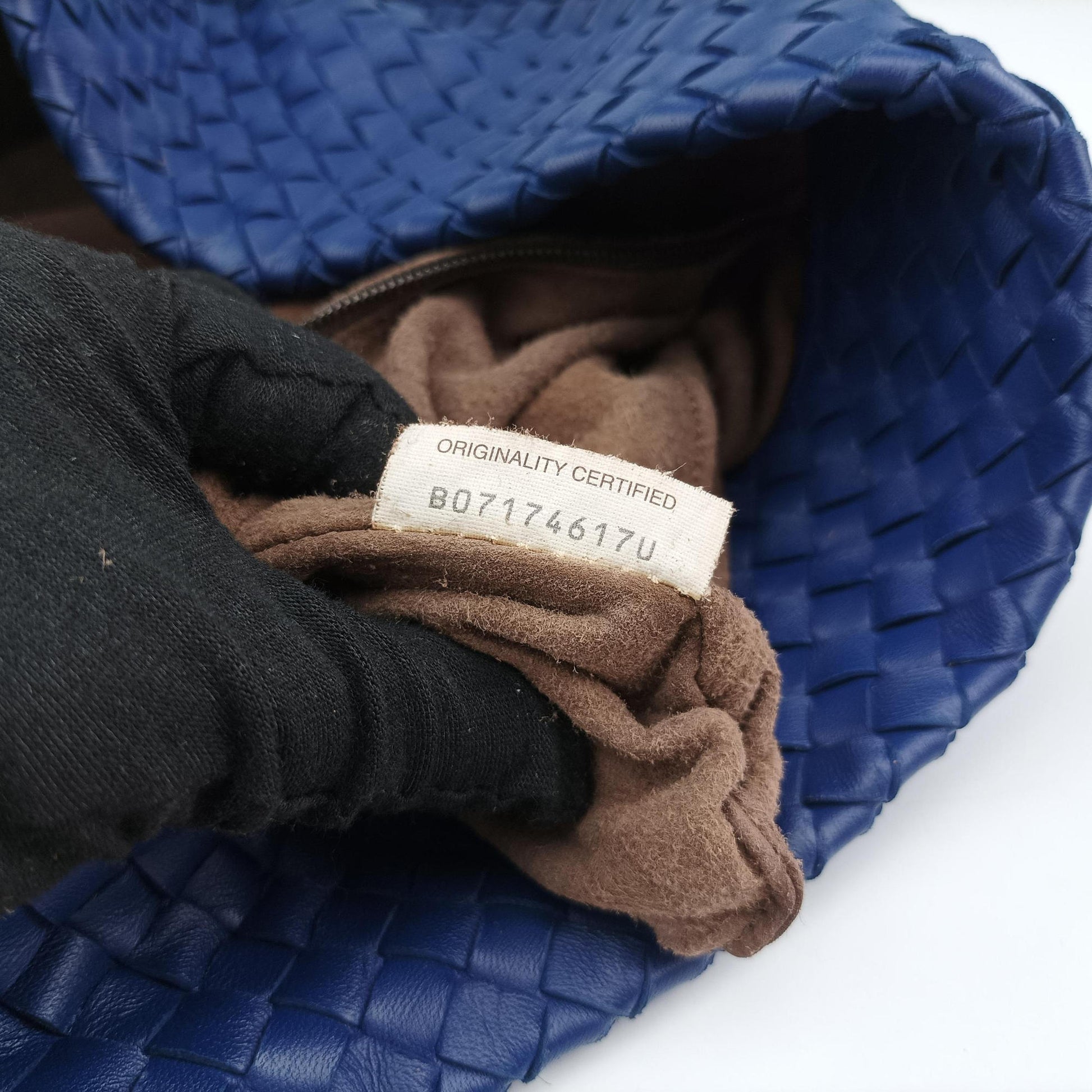 Cesta Intrecciato Blue lambskin B07174617Uセスタ イントレチャート ブルー ラムスキン B07174617U