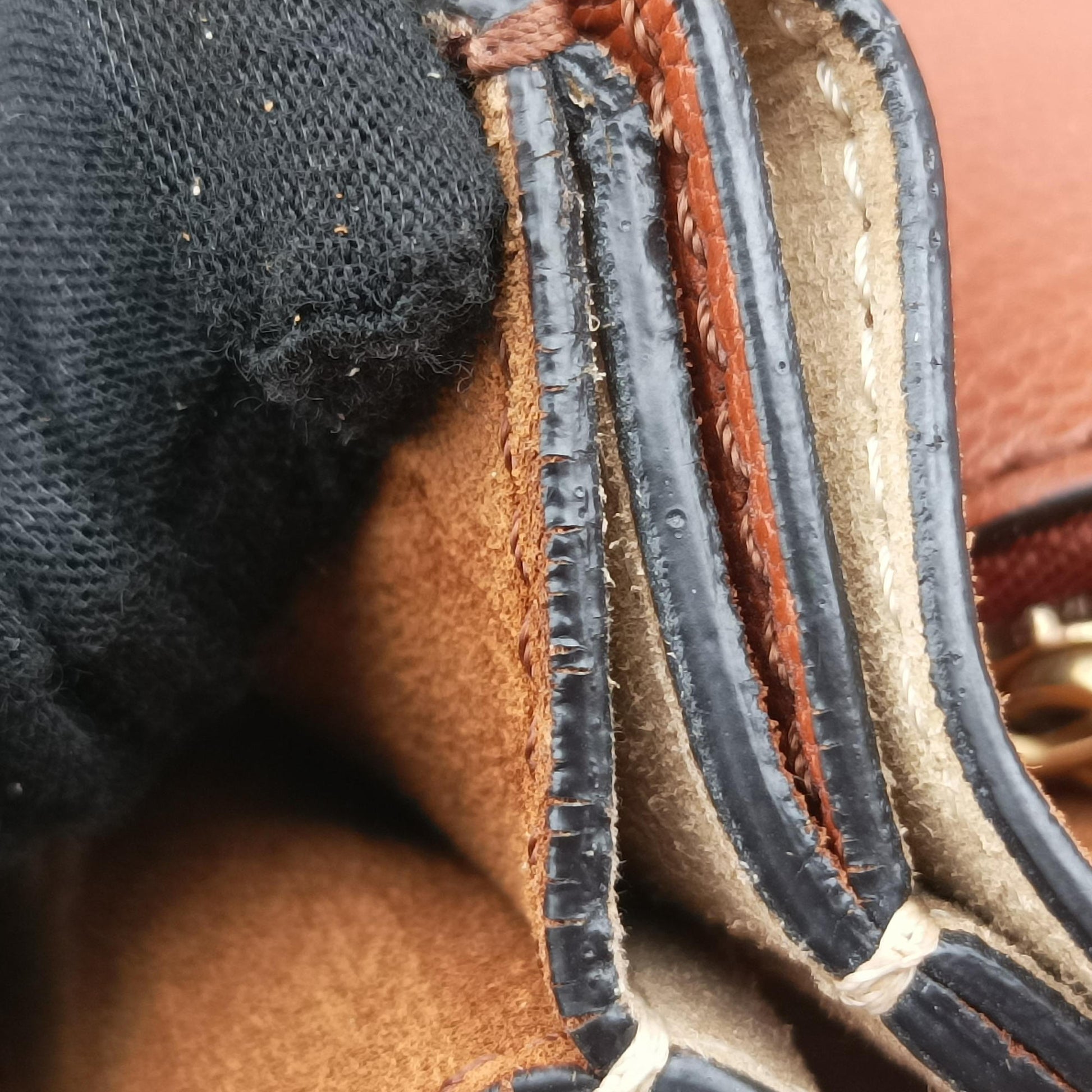 GV3 small Chestnut Leather × Suede 3C C0188GV3 スモール チェスナット レザー × スエード 3C C0188