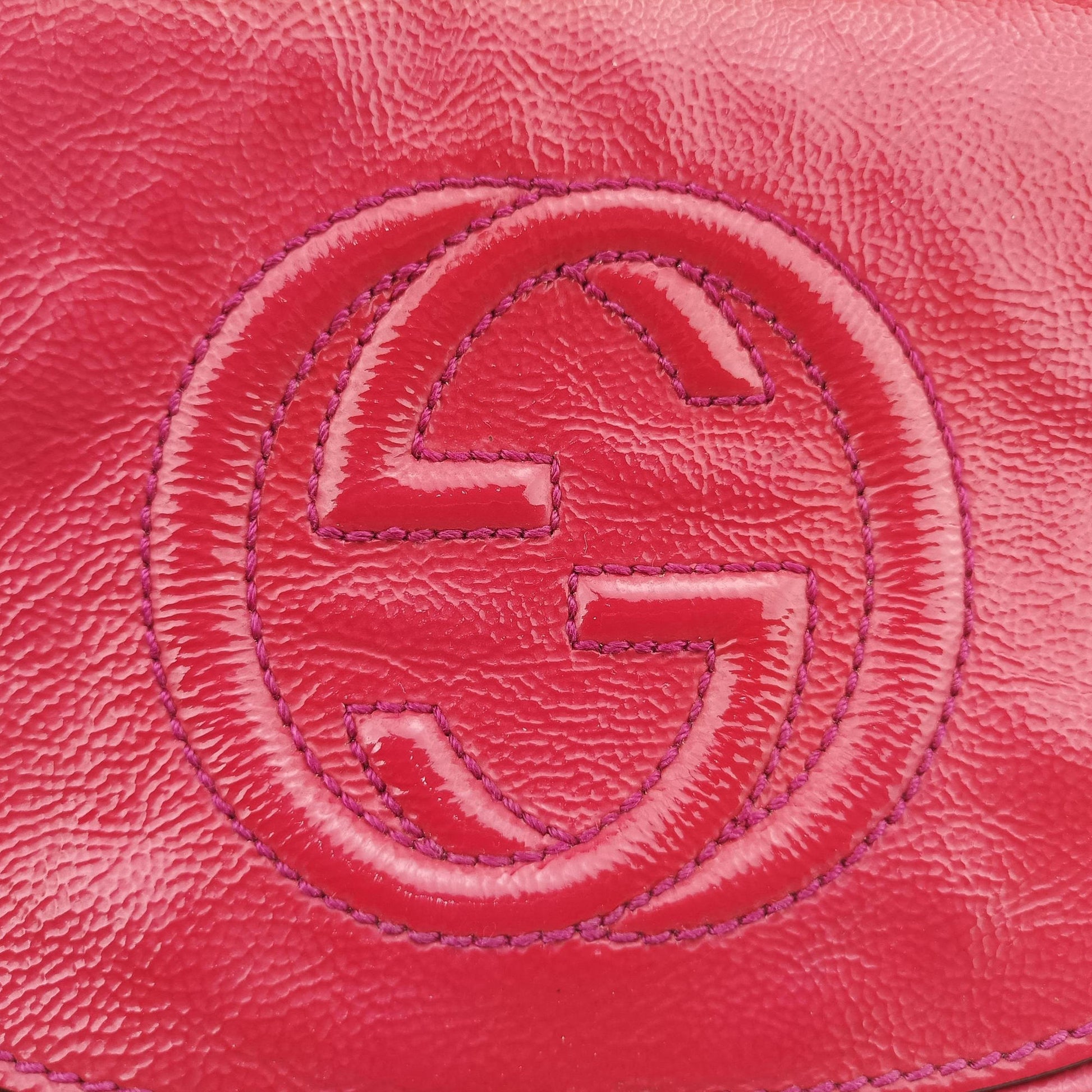 Soho RoseRed Patent Leather 323190 E015353790ソーホー  ローズレッド パテント 323190 E015353790