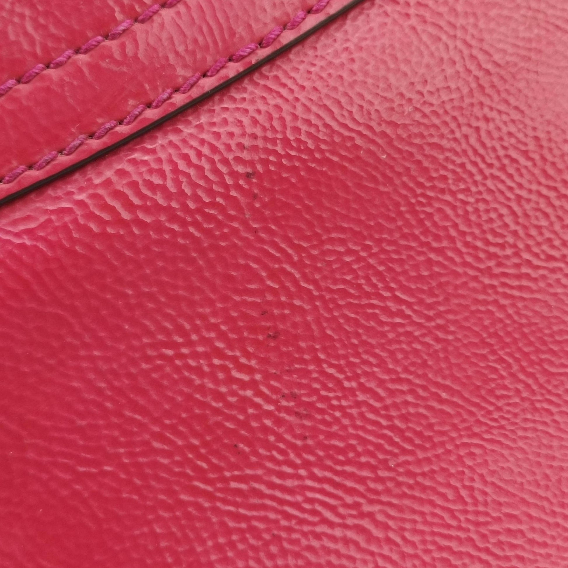 Soho RoseRed Patent Leather 323190 E015353790ソーホー  ローズレッド パテント 323190 E015353790