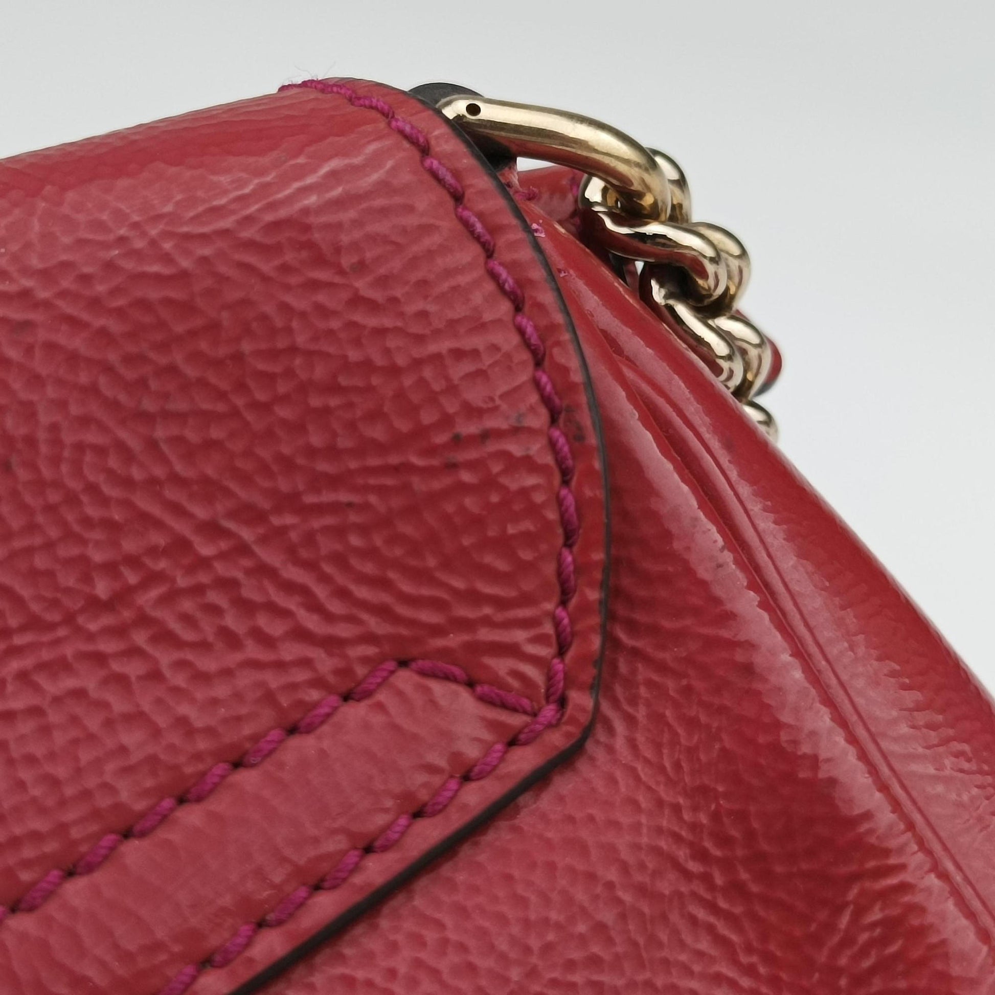 Soho RoseRed Patent Leather 323190 E015353790ソーホー  ローズレッド パテント 323190 E015353790