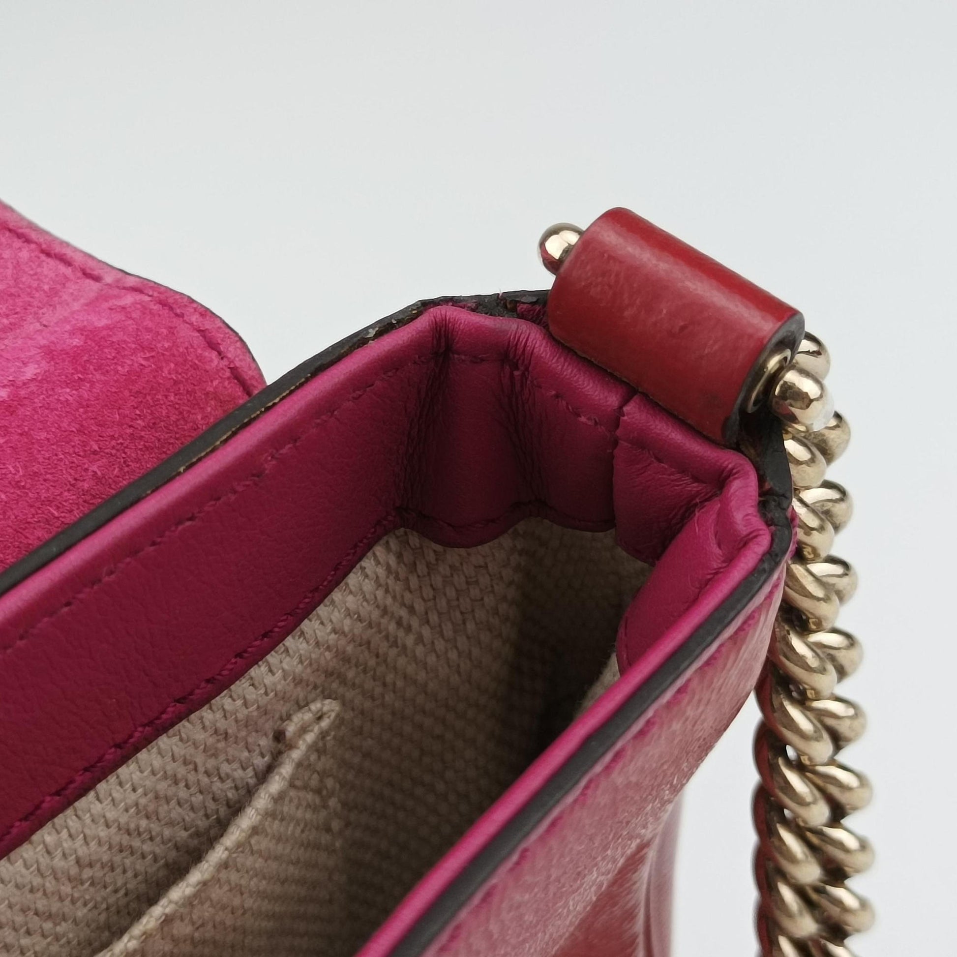Soho RoseRed Patent Leather 323190 E015353790ソーホー  ローズレッド パテント 323190 E015353790