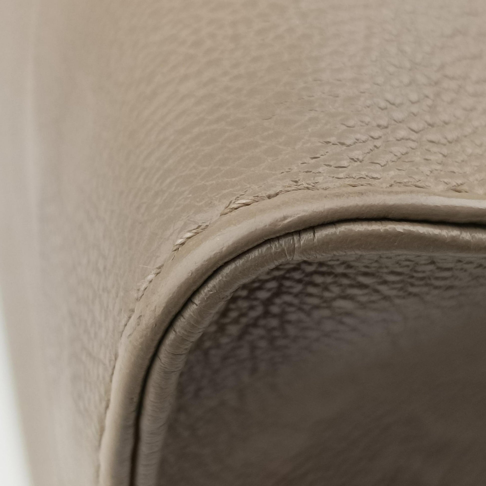 OntheGo MM Beige Monogram Empreinte M45607 IC ChipオンザゴーMM ベージュ系 モノグラム アンプラント M45607 ICチップ