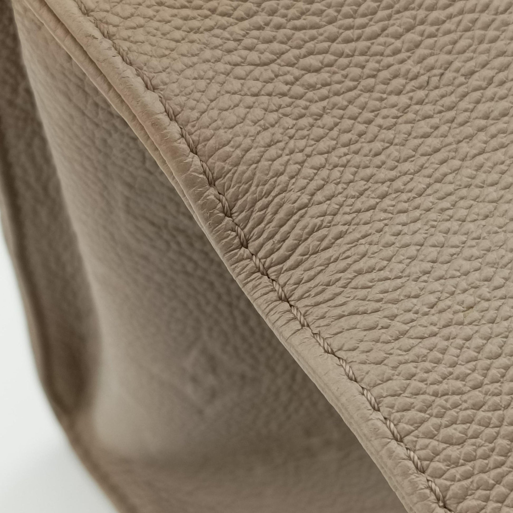 OntheGo MM Beige Monogram Empreinte M45607 IC ChipオンザゴーMM ベージュ系 モノグラム アンプラント M45607 ICチップ
