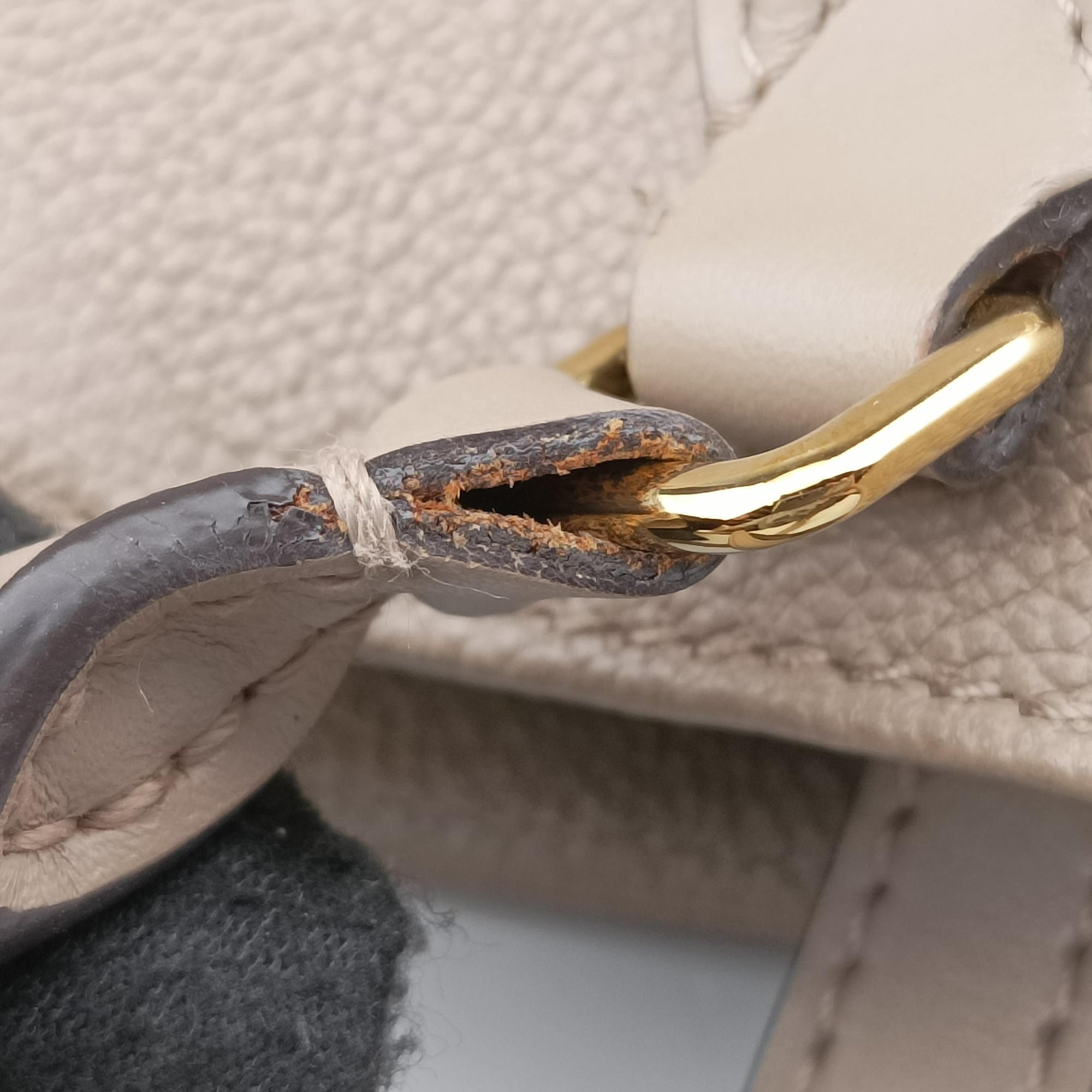 OntheGo MM Beige Monogram Empreinte M45607 IC ChipオンザゴーMM ベージュ系 モノグラム アンプラント M45607 ICチップ