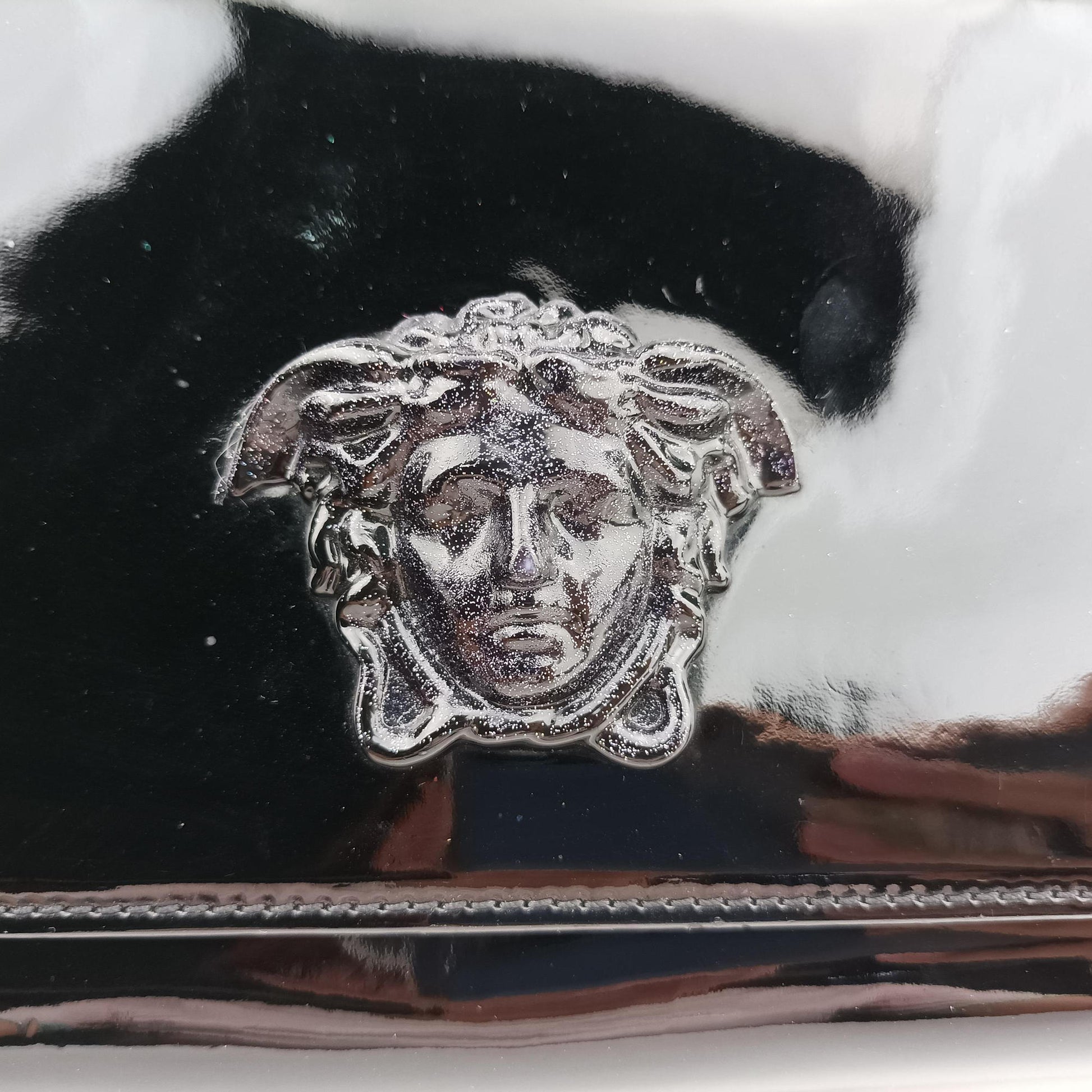 La Medusa Black Enamel CLG 616178747440ラ メデューサ ブラック エナメル CLG 616178747440