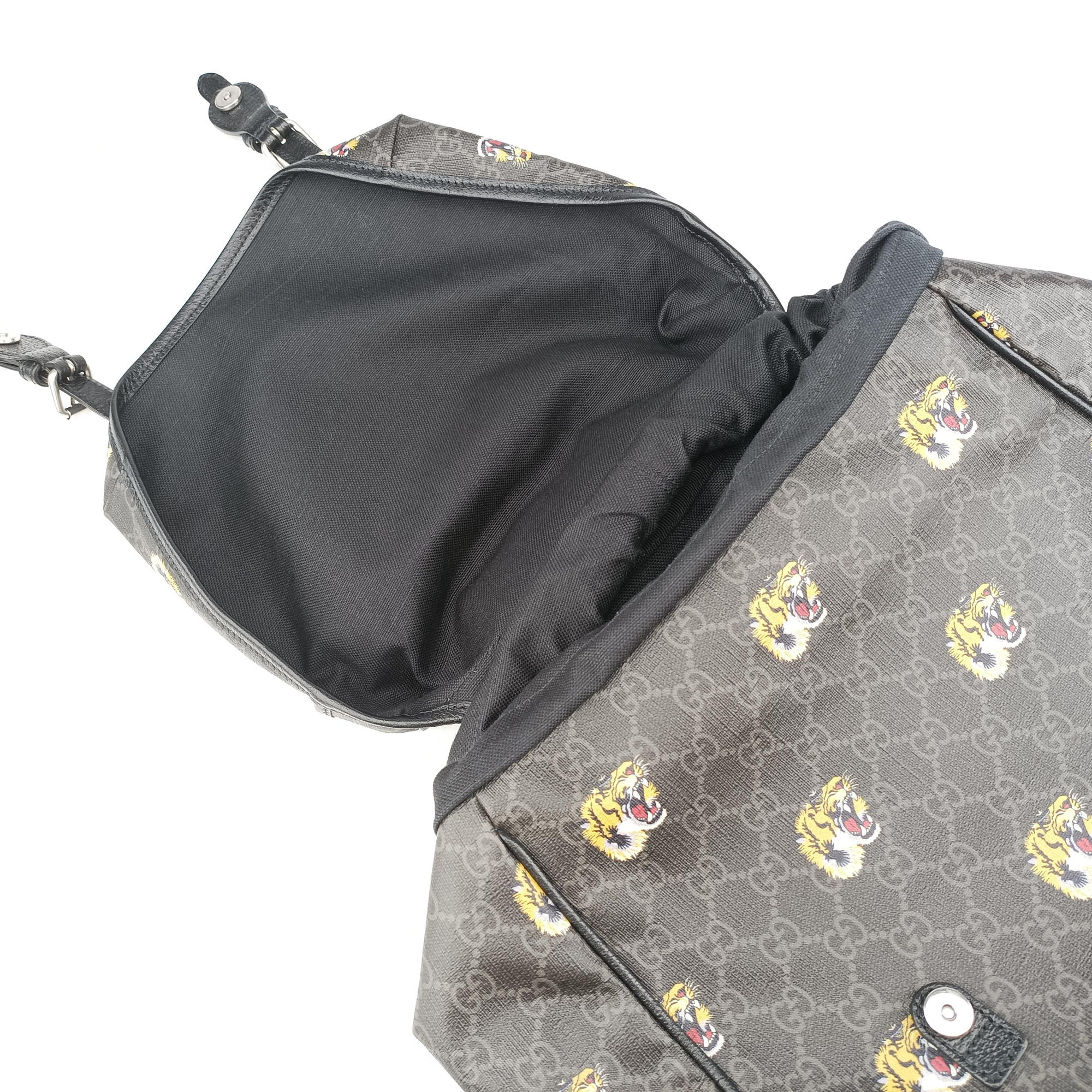Interlocking G Black GG Supreme Canvas × Leather 696013 H038572483インターロッキングG ブラック GGスプリームキャンバス × レザー 696013 H038572483