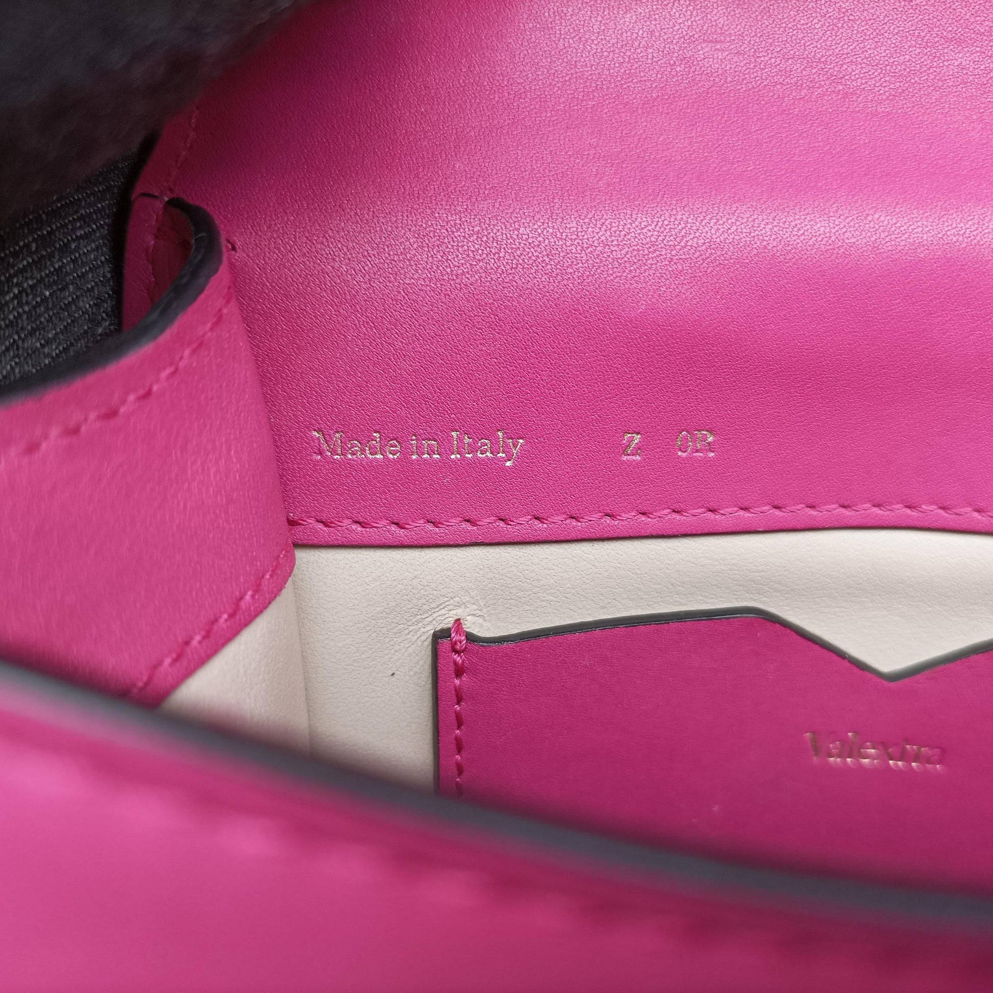 Iside Rose Leather N 443666イジィデ ローズ レッド レザー N 443666