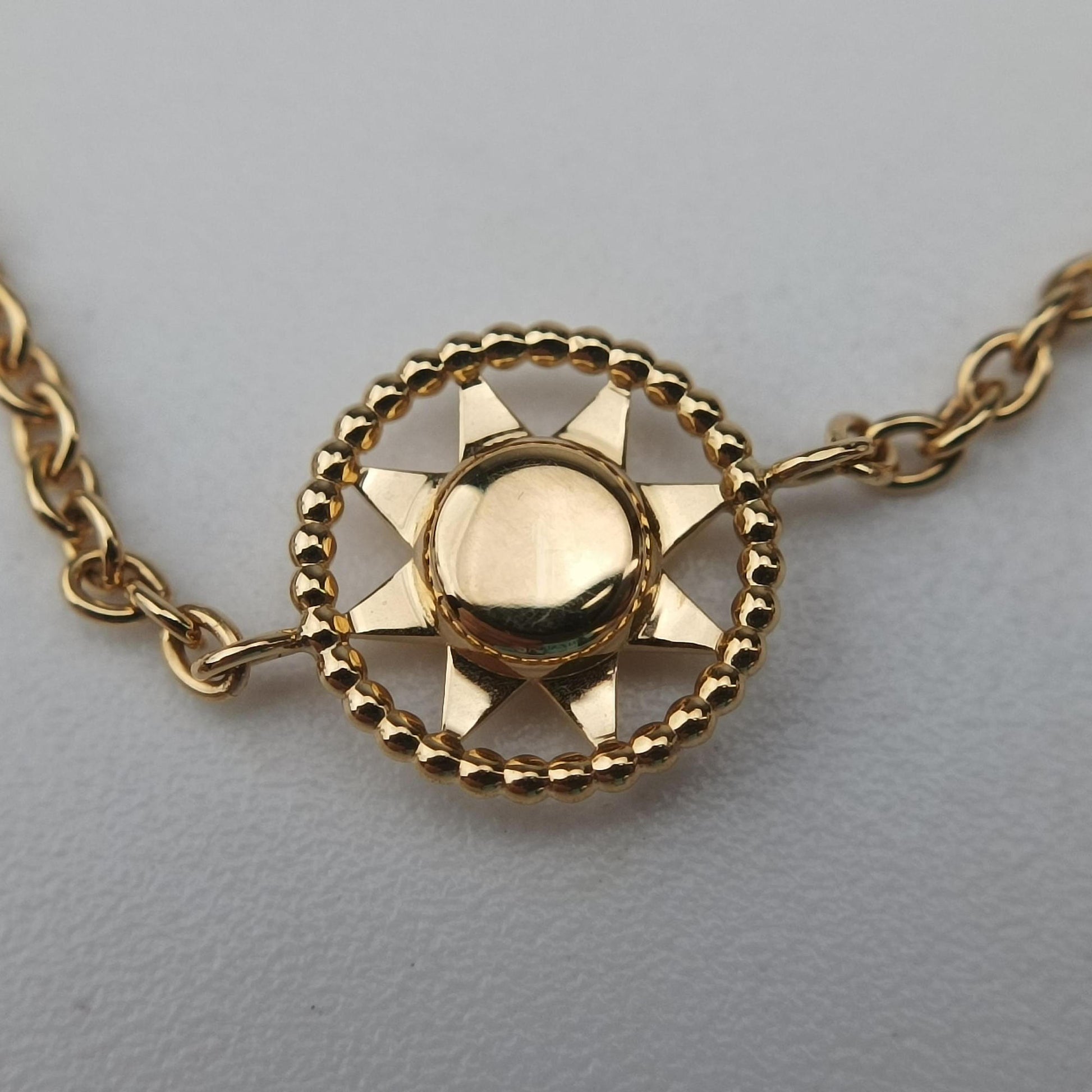 Rose des Vents medallion　 Yellow gold AU750 249170ローズデヴァン メダリオン イエローゴールド AU750 249170