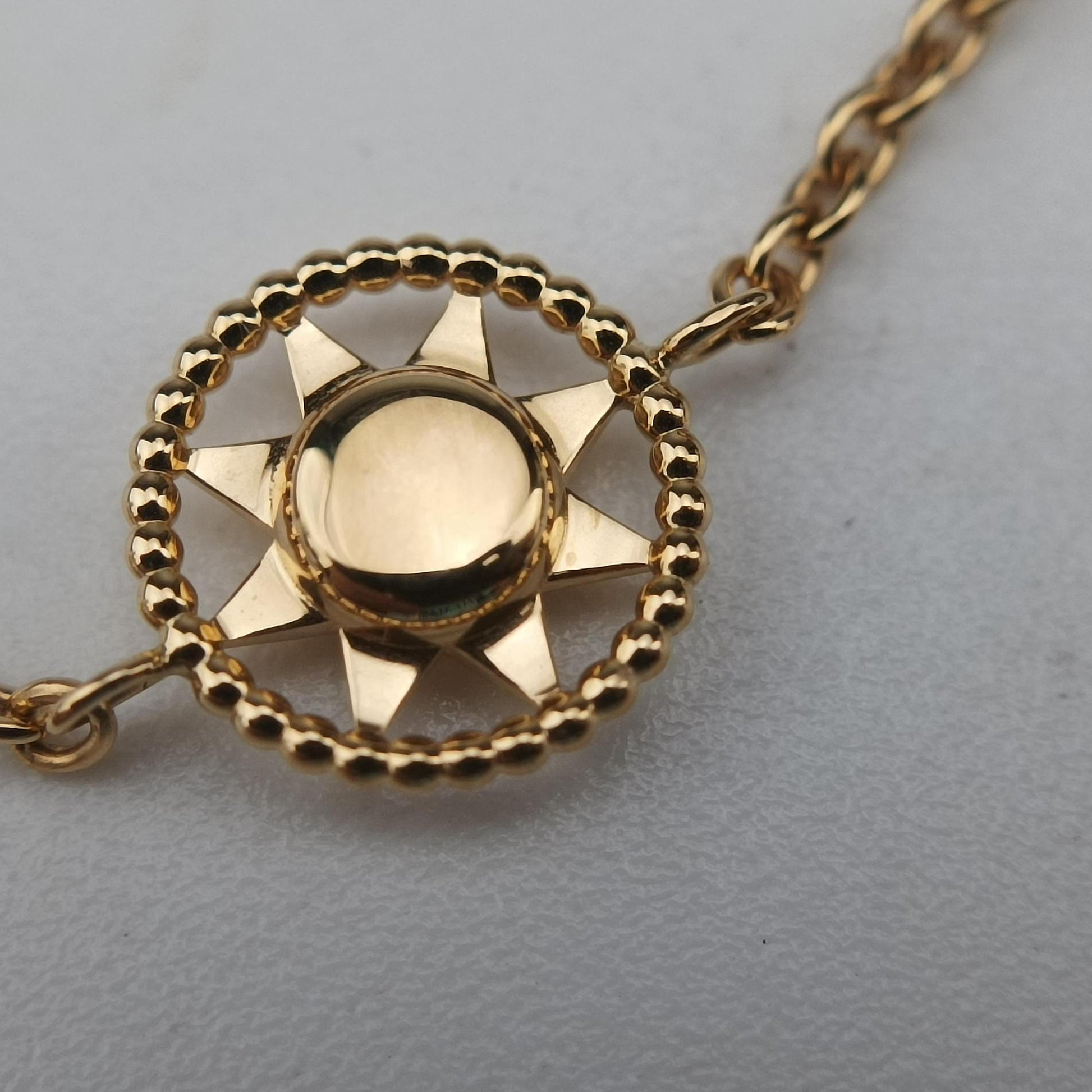 Rose des Vents medallion　 Yellow gold AU750 249170ローズデヴァン メダリオン イエローゴールド AU750 249170