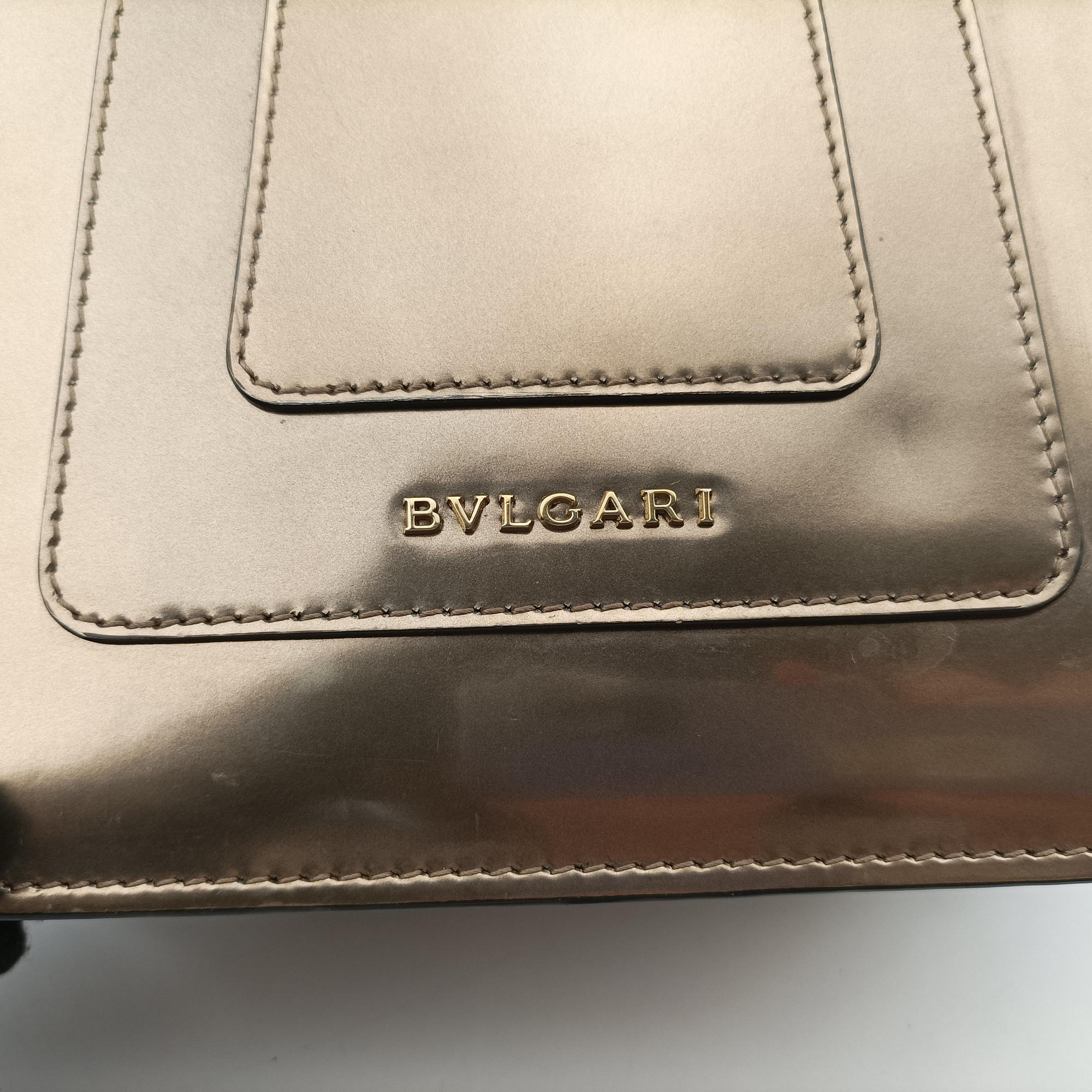 SERPENTI FOREVER Golden Enamel 2608461Yセルペンティ フォーエバー ゴールド エナメル 2608461Y