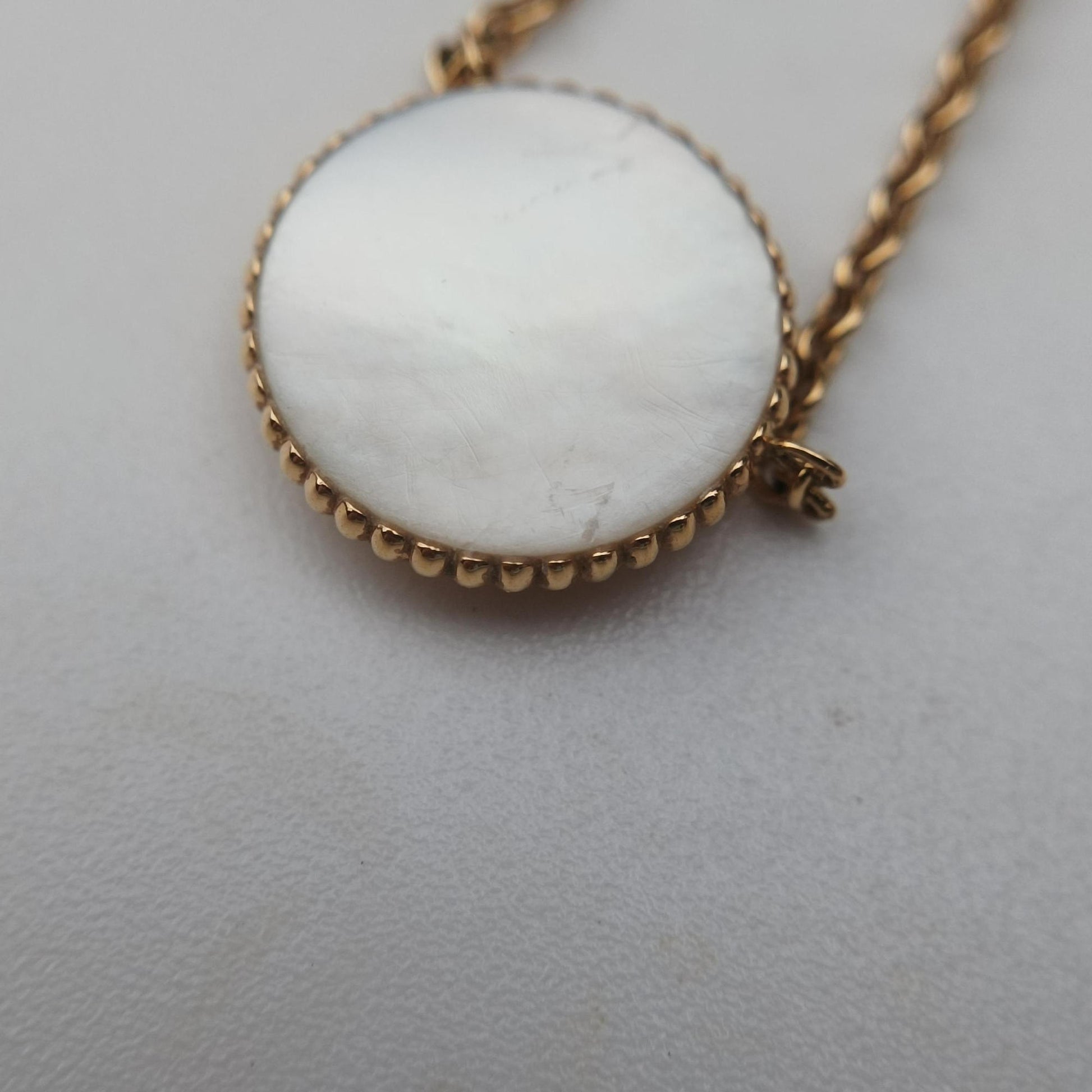 Amulette de Cartier yellow gold x white AU750 B3047100 088685アミュレット ドゥ カルティエ イエローゴールド×ホワイト AU750 B3047100 088685