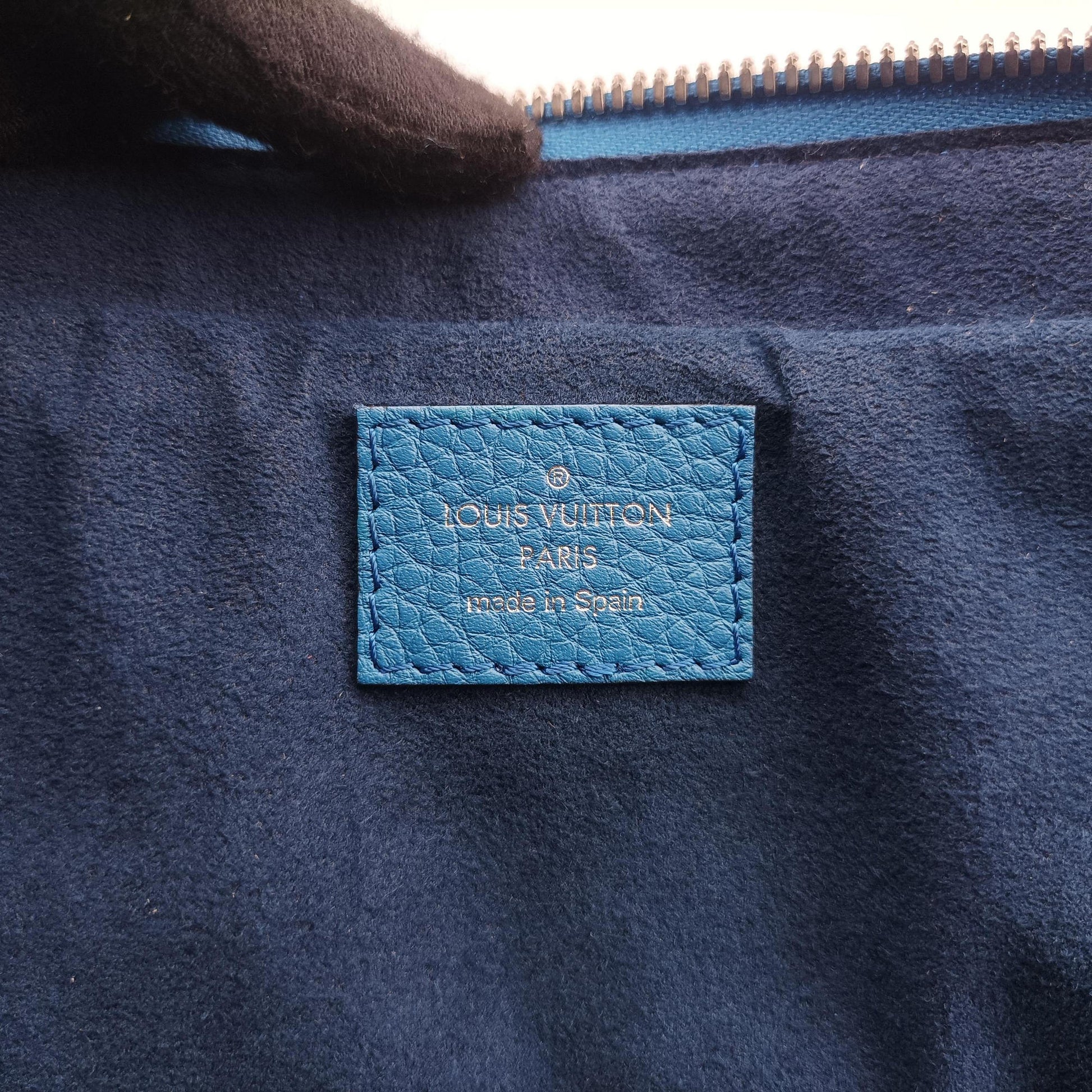 Armand Briefcase MM Blue Taurillon leather M52822 UB4198 IC Chipアルマンド ブリーフケース MM ブルー トリヨンレザー M52822 UB4198 ICチップ