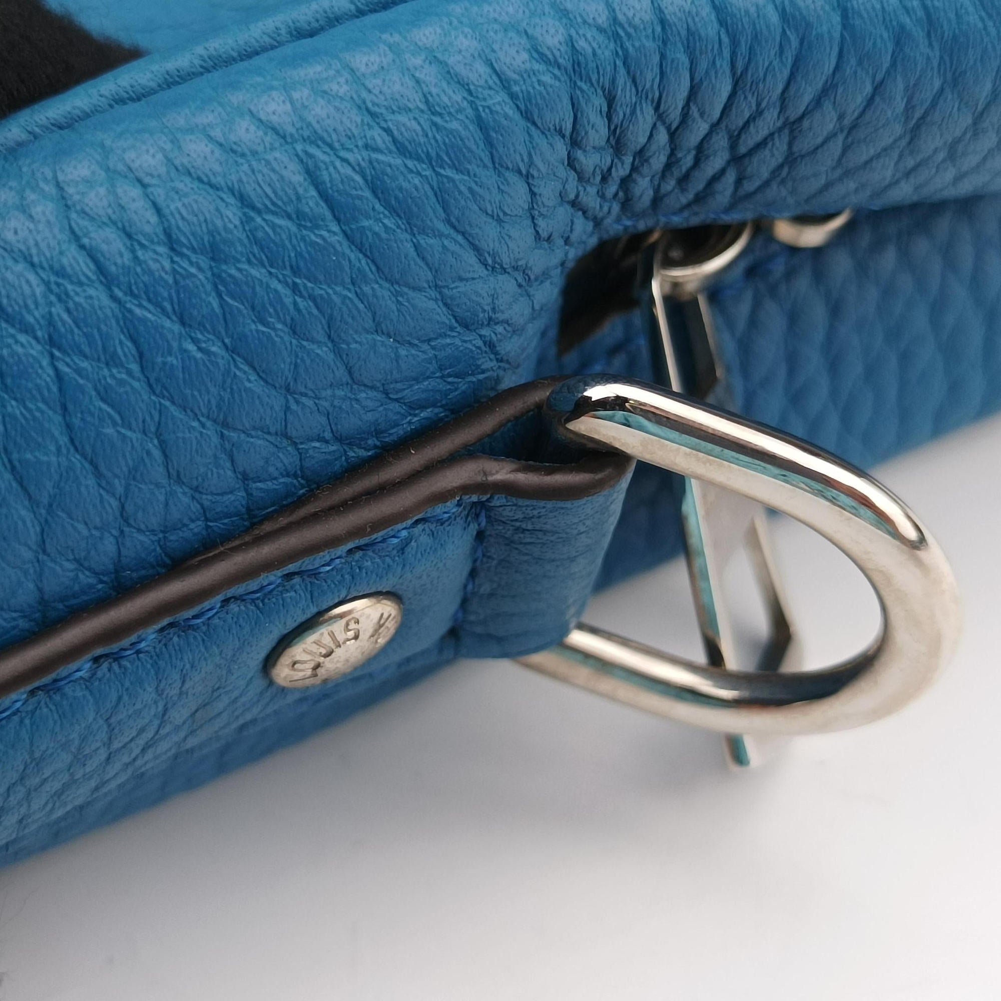 Armand Briefcase MM Blue Taurillon leather M52822 UB4198 IC Chipアルマンド ブリーフケース MM ブルー トリヨンレザー M52822 UB4198 ICチップ