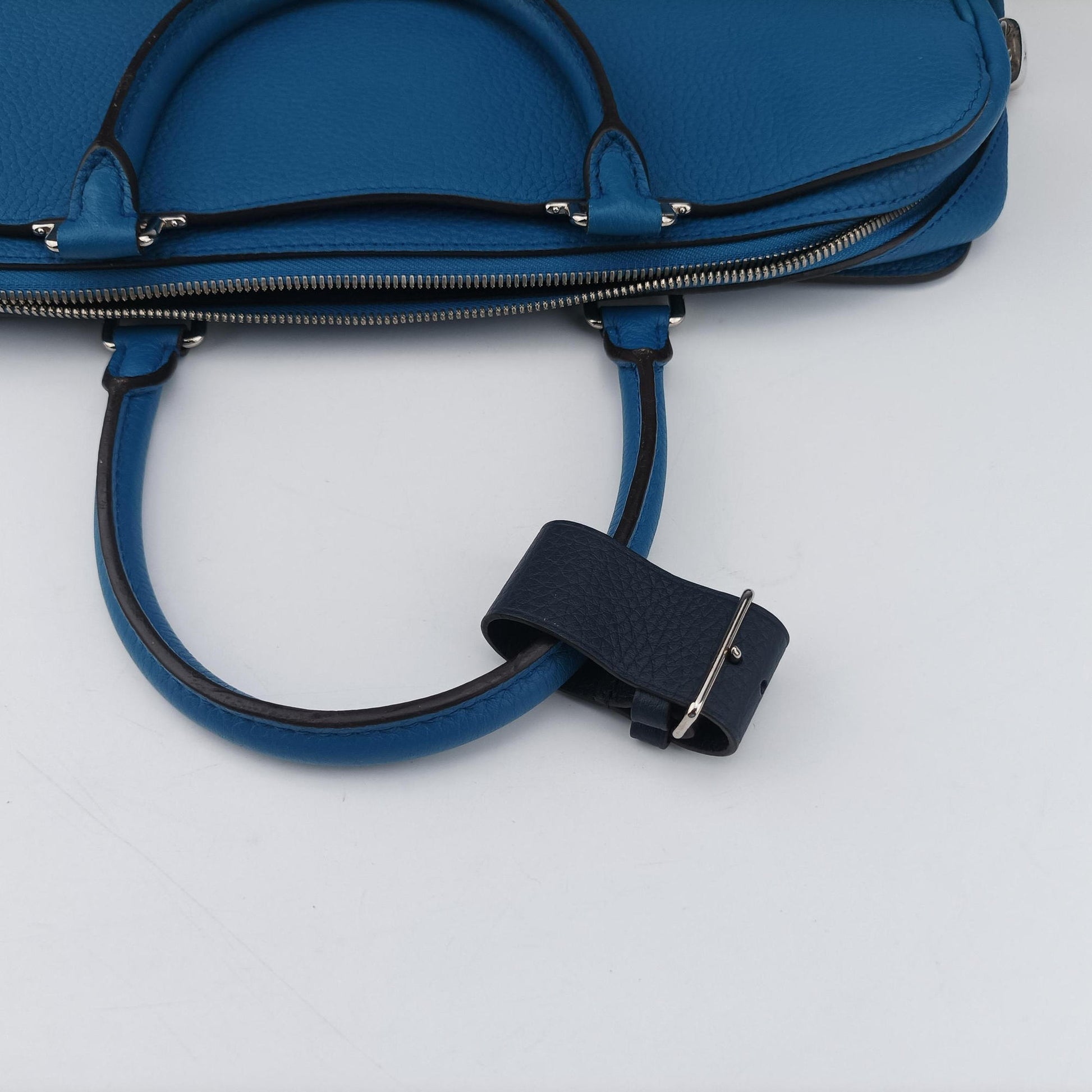 Armand Briefcase MM Blue Taurillon leather M52822 UB4198 IC Chipアルマンド ブリーフケース MM ブルー トリヨンレザー M52822 UB4198 ICチップ