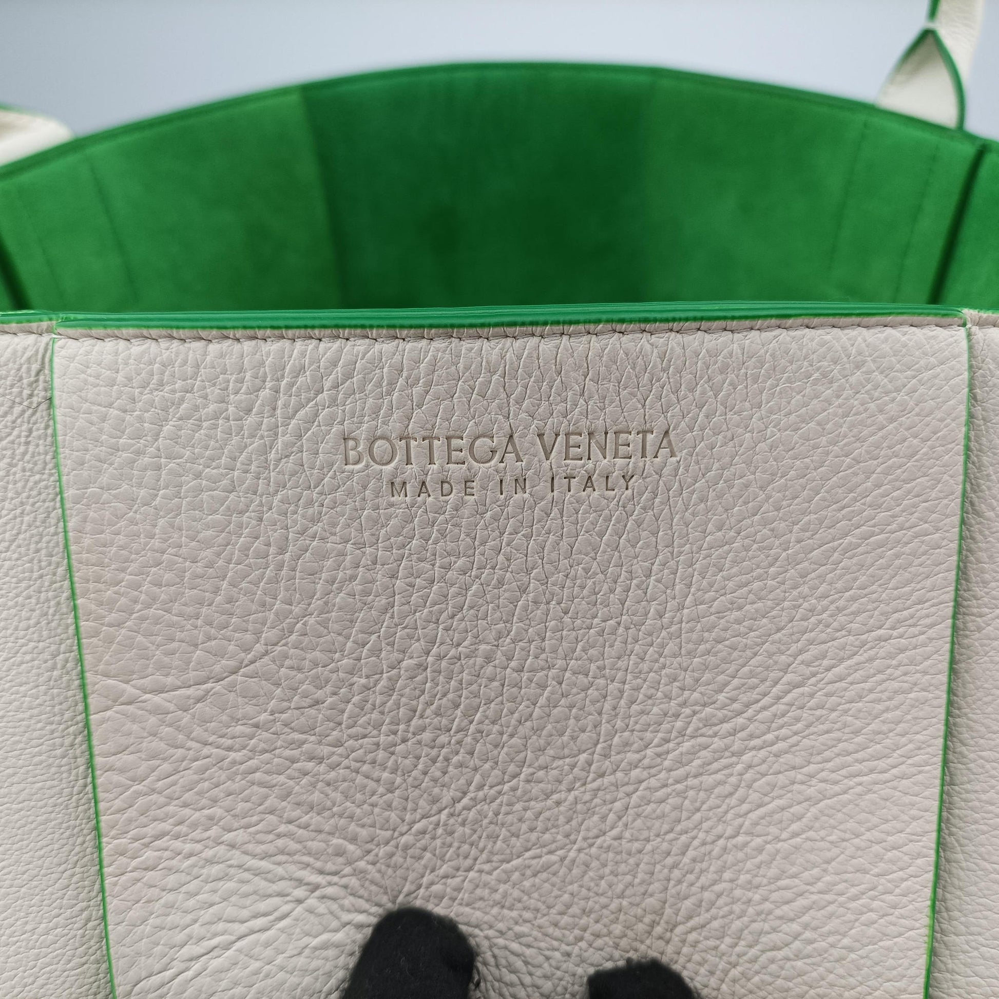 THE ARCO Tote White×Green lambskin B10028381Eザ アルコ トート ホワイト×グリーン ラムスキン B10028381E