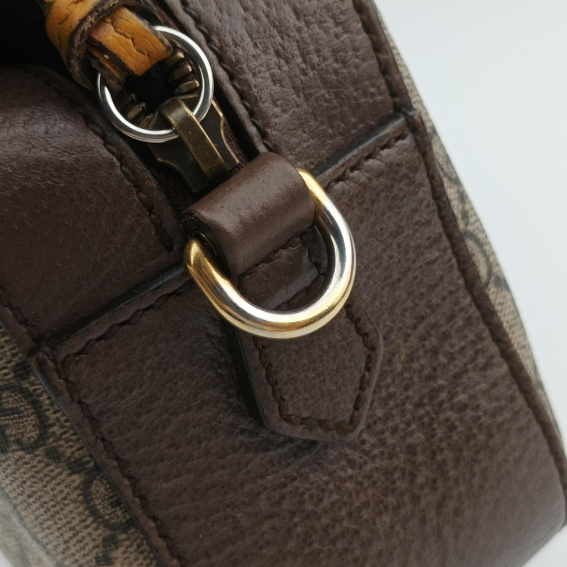 Neo Messenger beige×brown PVC coated canvas ×Leather 476466 C034217739ネオ メッセンジャー ベージュ×ブラウン PVCコーティングキャンバス×レザー 476466 C034217739