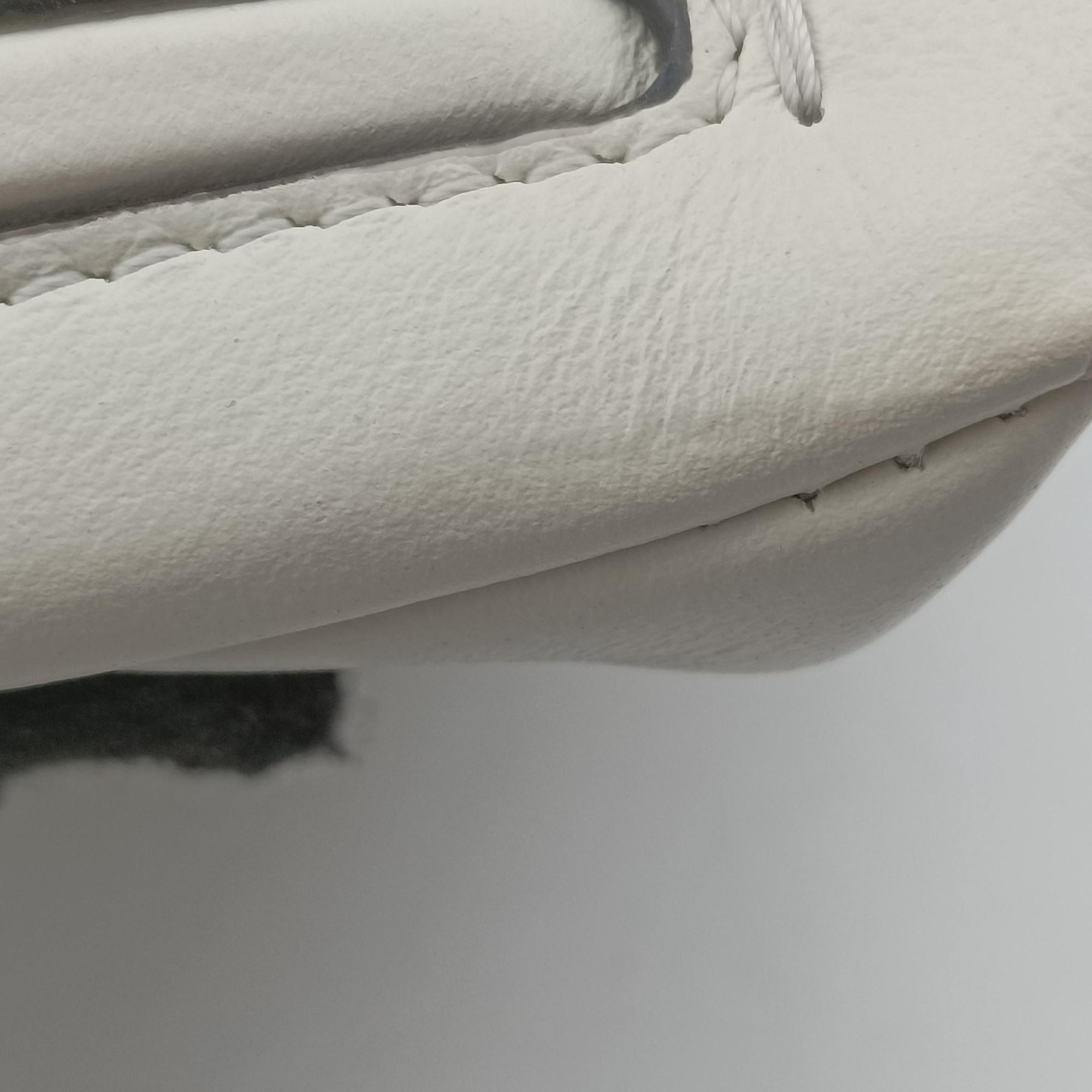 Nano Fendigraphy White Leather 7AS089 7AS089 A5DY 229.0189ナノ フェンディグラフィー ホワイト レザー 7AS089 7AS089 A5DY 229.0189