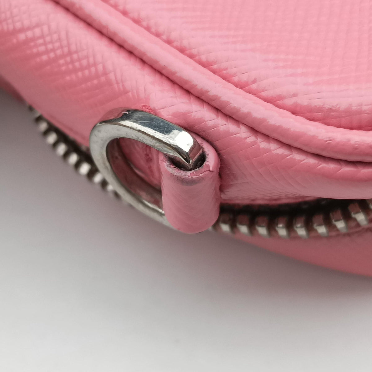 Ribbon Camera Pink Saffiano leather 1N1674 42 Iリボンカメラ ピンク サフィアーノレザー 1N1674 42 I