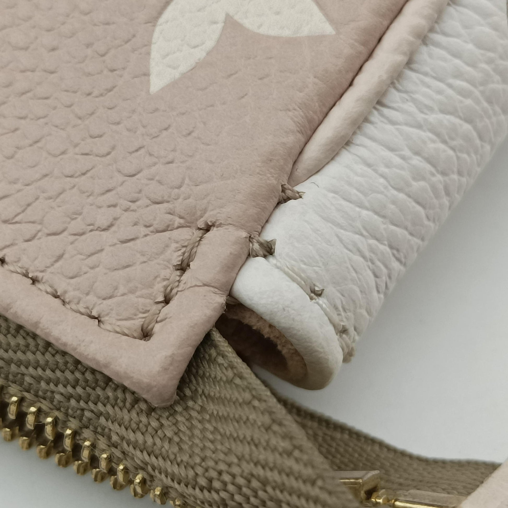 Mini Pochette Accessoires Khaki × Beige Monogram Empreinte M81284 IC Chipミニポシェットアクセサリー カーキ × ベージュ モノグラム アンプラント M81284 ICチップ