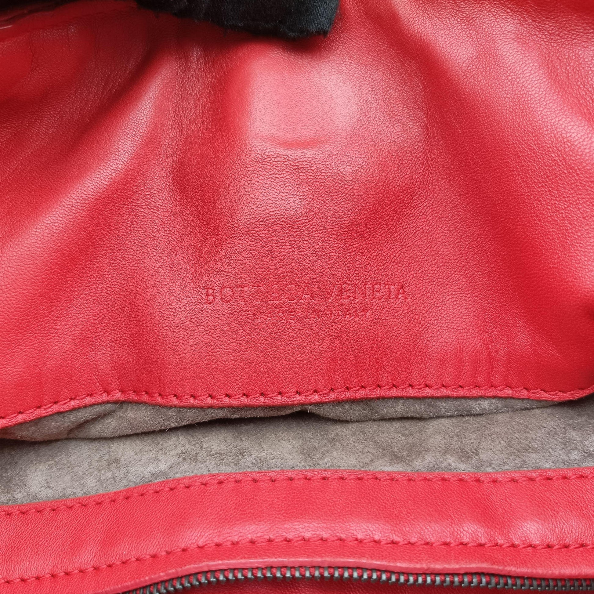 Parachute Intrecciato Red Lambskin B02870693Jパラシュート イントレチャート レッド ラムスキン B02870693J