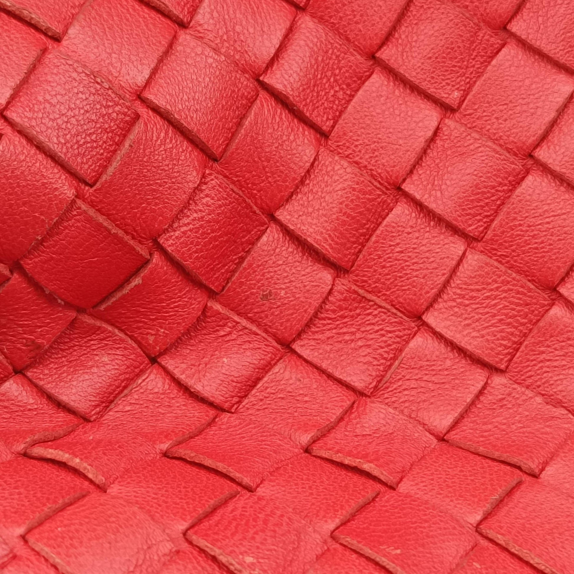 Parachute Intrecciato Red Lambskin B02870693Jパラシュート イントレチャート レッド ラムスキン B02870693J