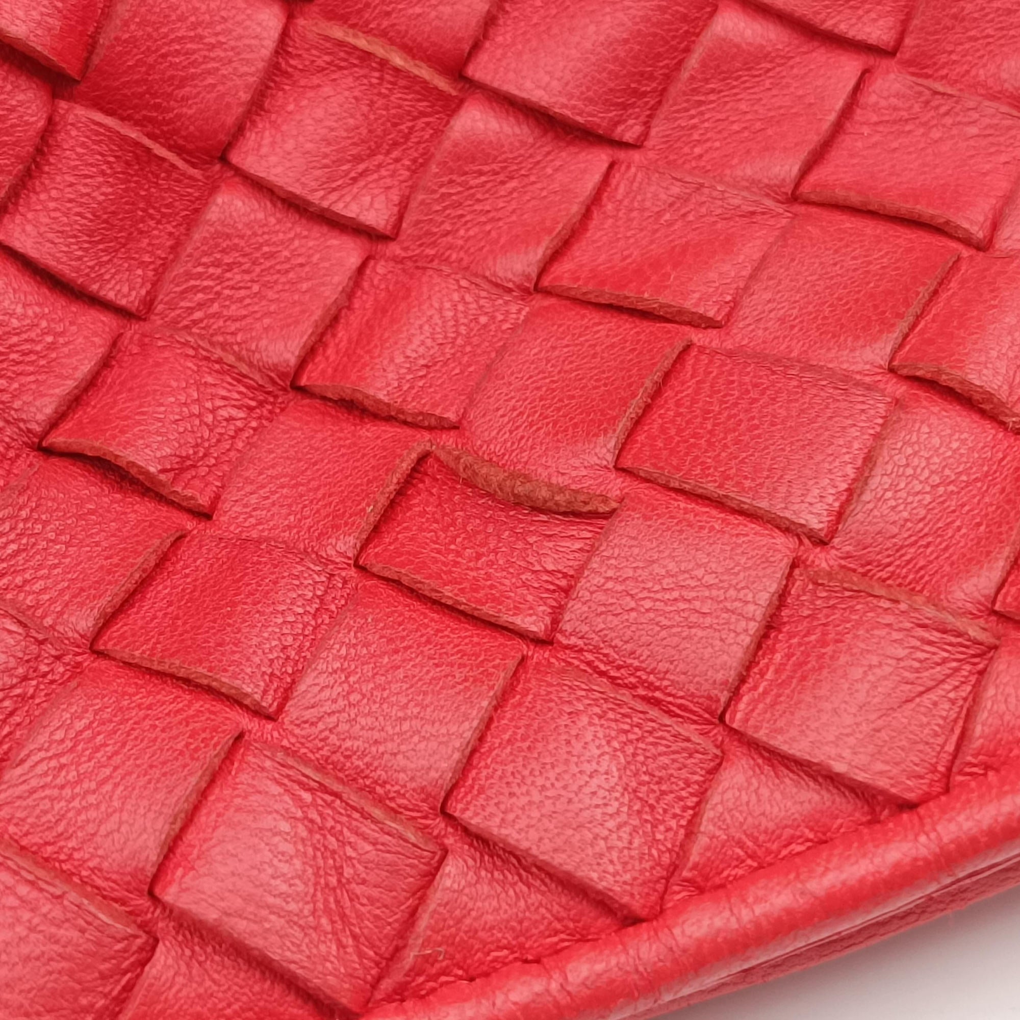 Parachute Intrecciato Red Lambskin B02870693Jパラシュート イントレチャート レッド ラムスキン B02870693J