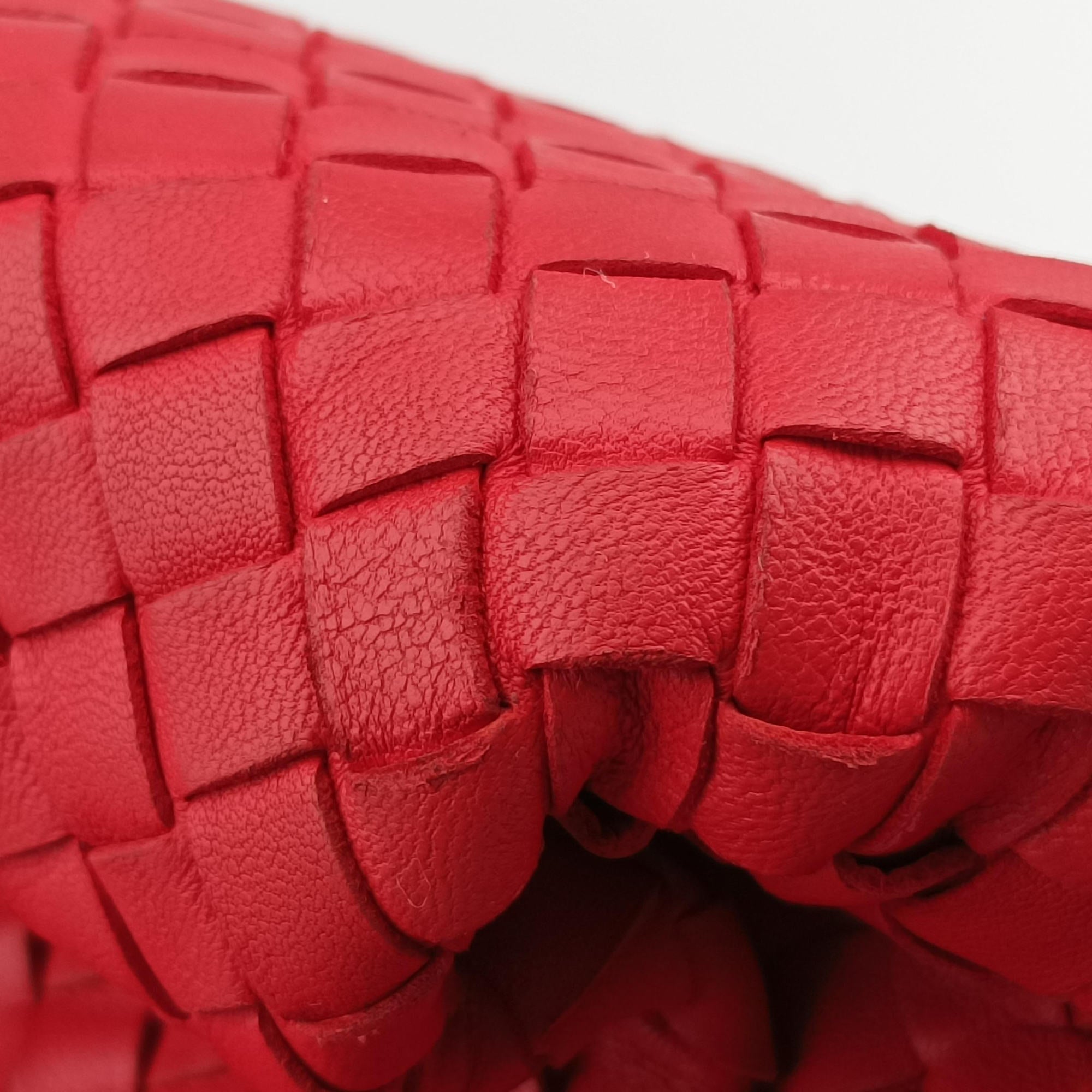 Parachute Intrecciato Red Lambskin B02870693Jパラシュート イントレチャート レッド ラムスキン B02870693J