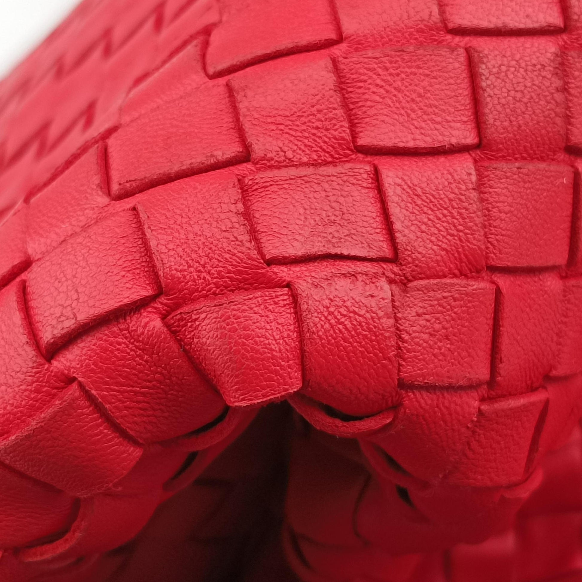 Parachute Intrecciato Red Lambskin B02870693Jパラシュート イントレチャート レッド ラムスキン B02870693J