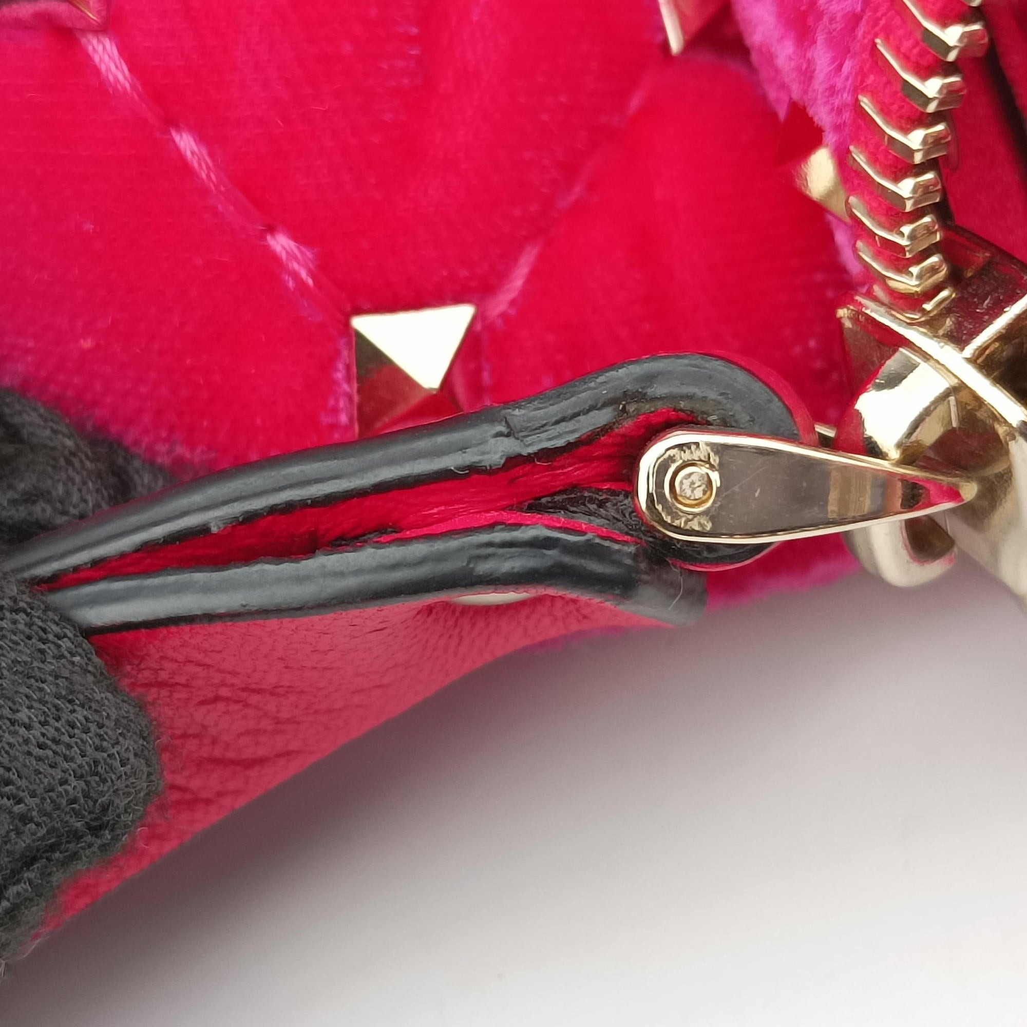 Rockstud Red Velvet GF-QB46VLL2ロックスタッズ レッド ベルベット GF-QB46VLL2