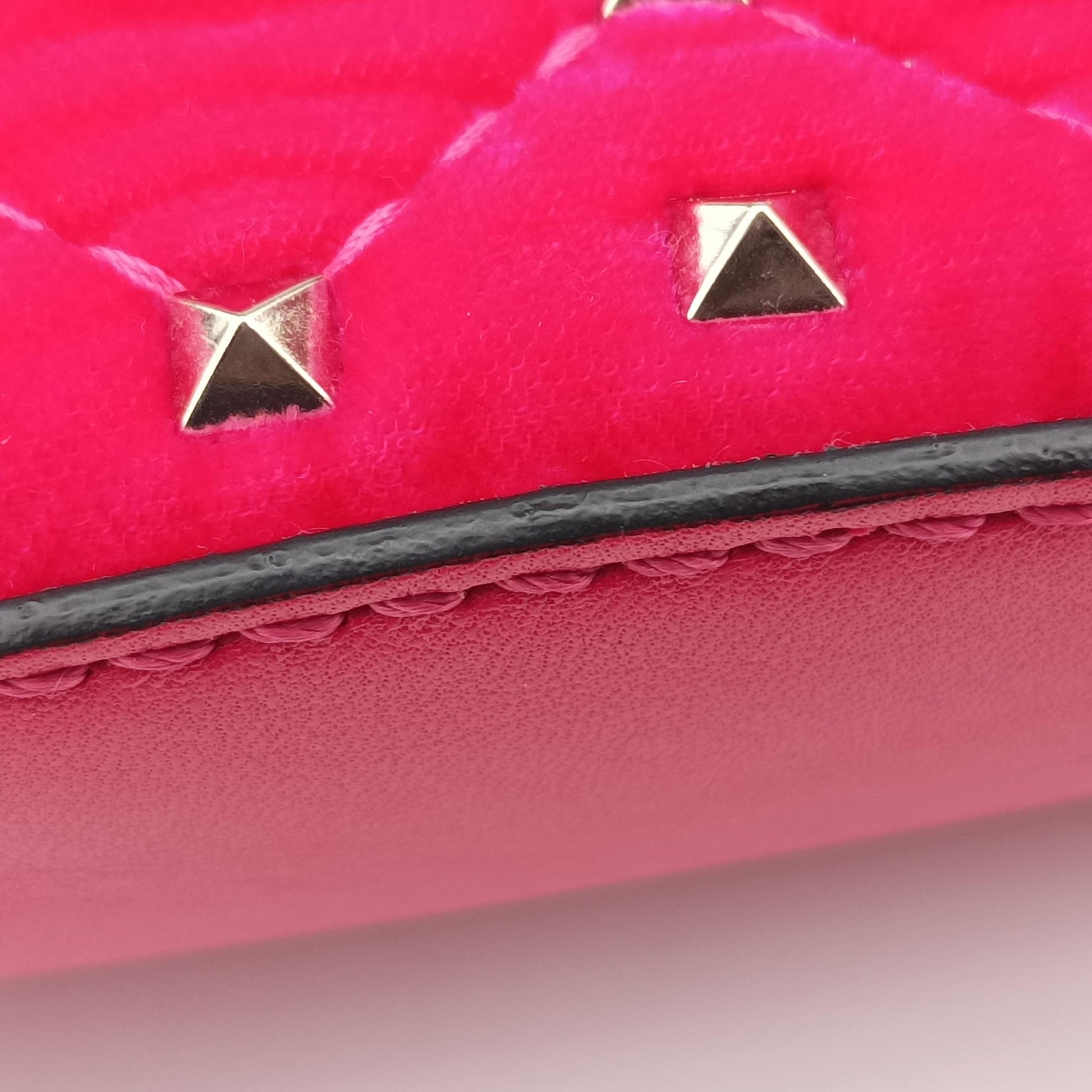 Rockstud Red Velvet GF-QB46VLL2ロックスタッズ レッド ベルベット GF-QB46VLL2