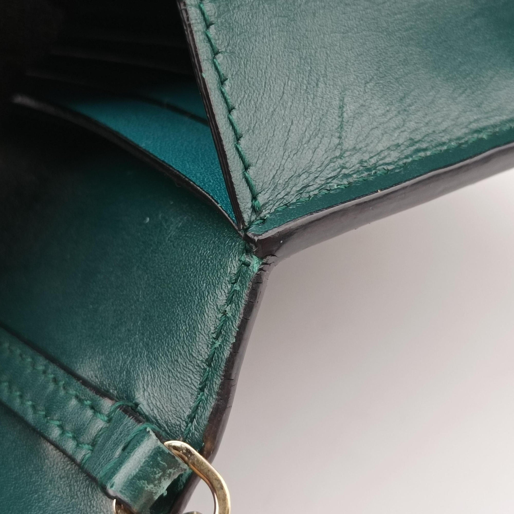 SERPENTI FOREVER Green Leather 2990768Yセルペンティ フォーエバー グリーン レザー 2990768Y