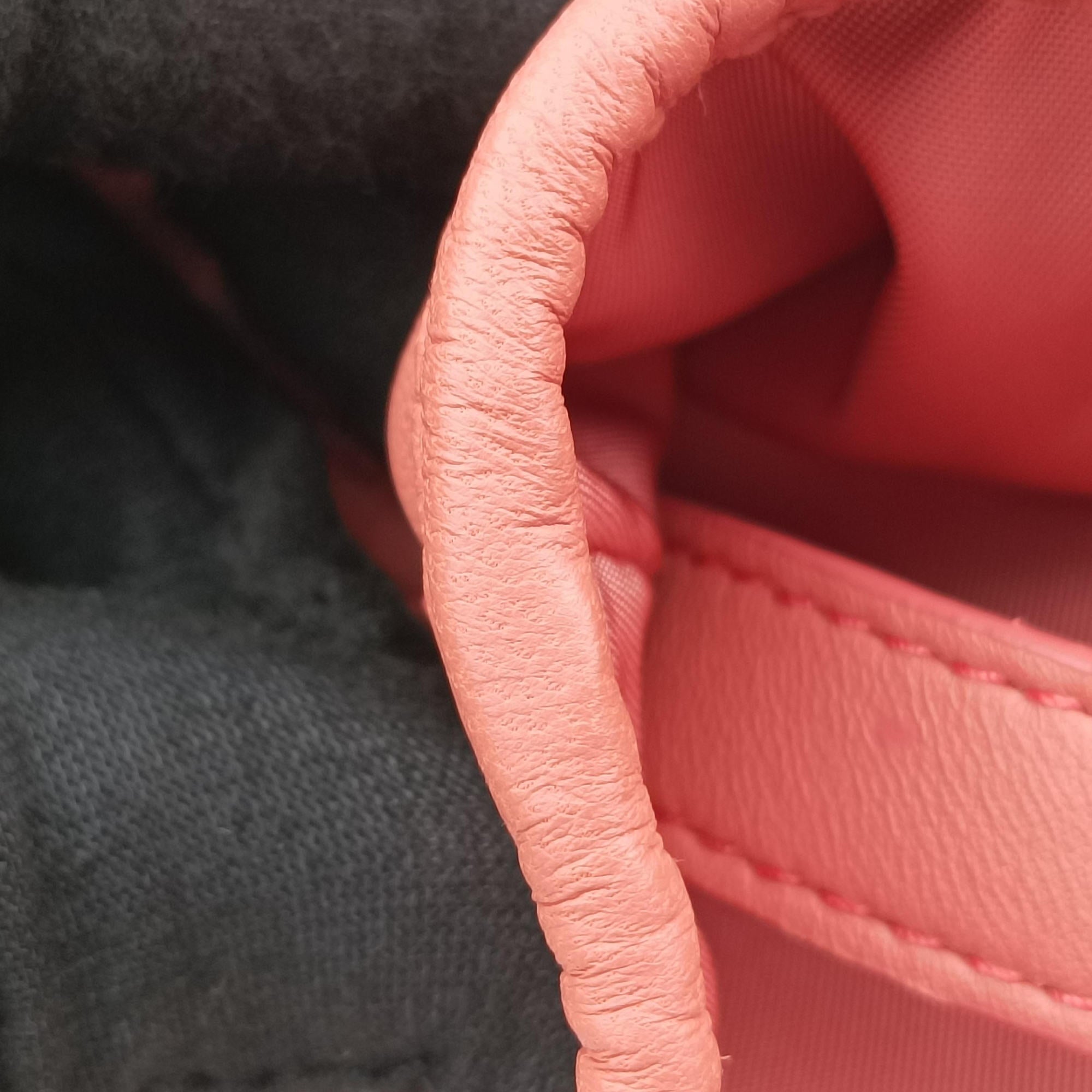 Intrecciato Coral Pink Lambskin IC Chipイントレチャート コーラルピンク ラムスキン ICチップ