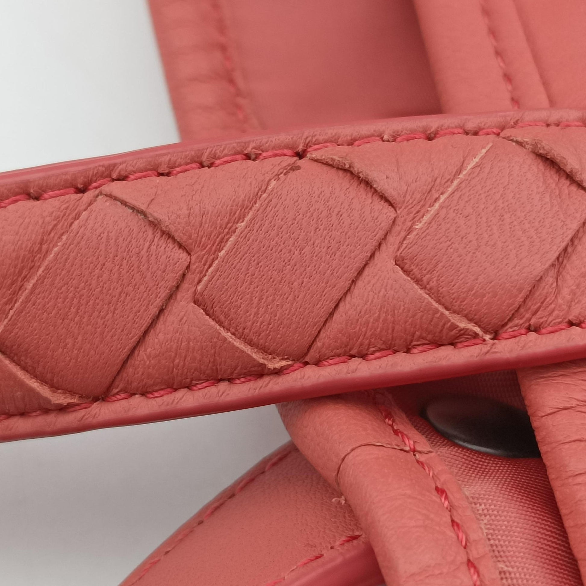 Intrecciato Coral Pink Lambskin IC Chipイントレチャート コーラルピンク ラムスキン ICチップ