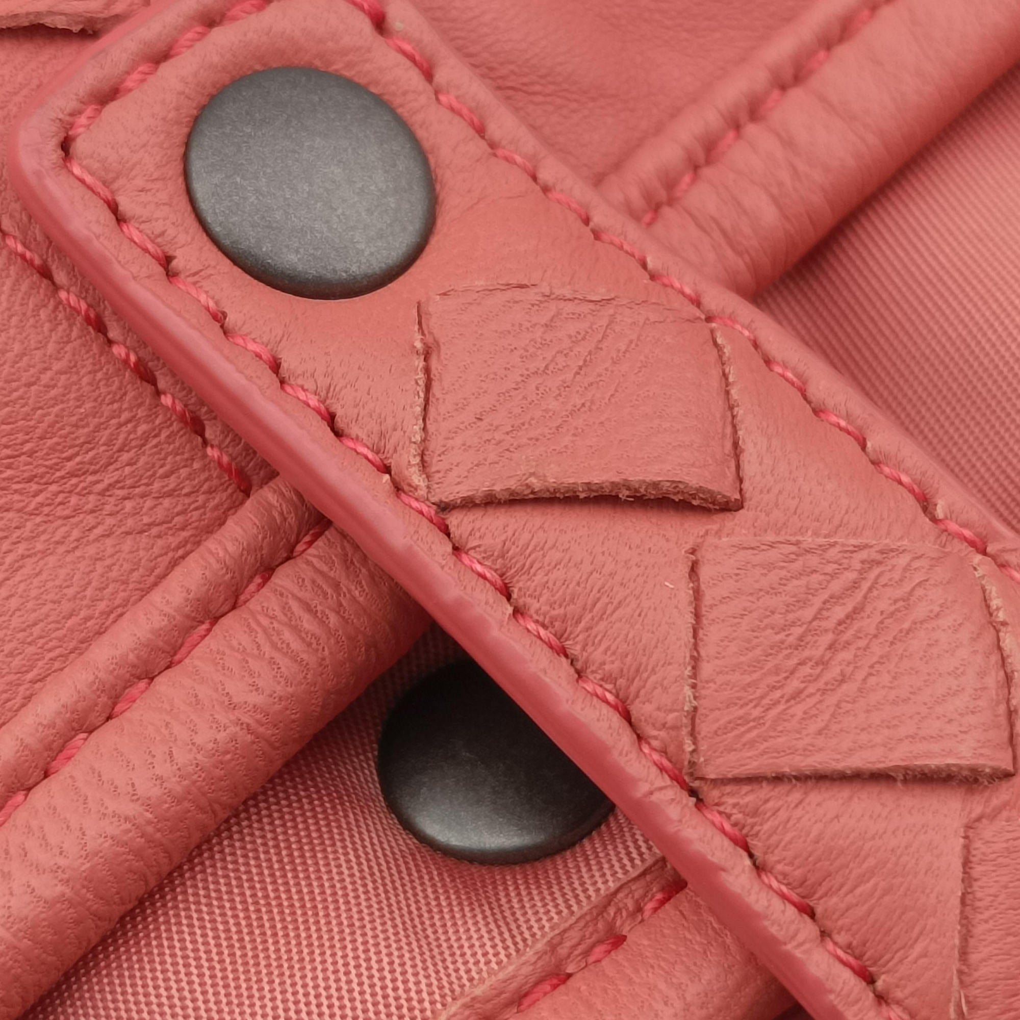 Intrecciato Coral Pink Lambskin IC Chipイントレチャート コーラルピンク ラムスキン ICチップ