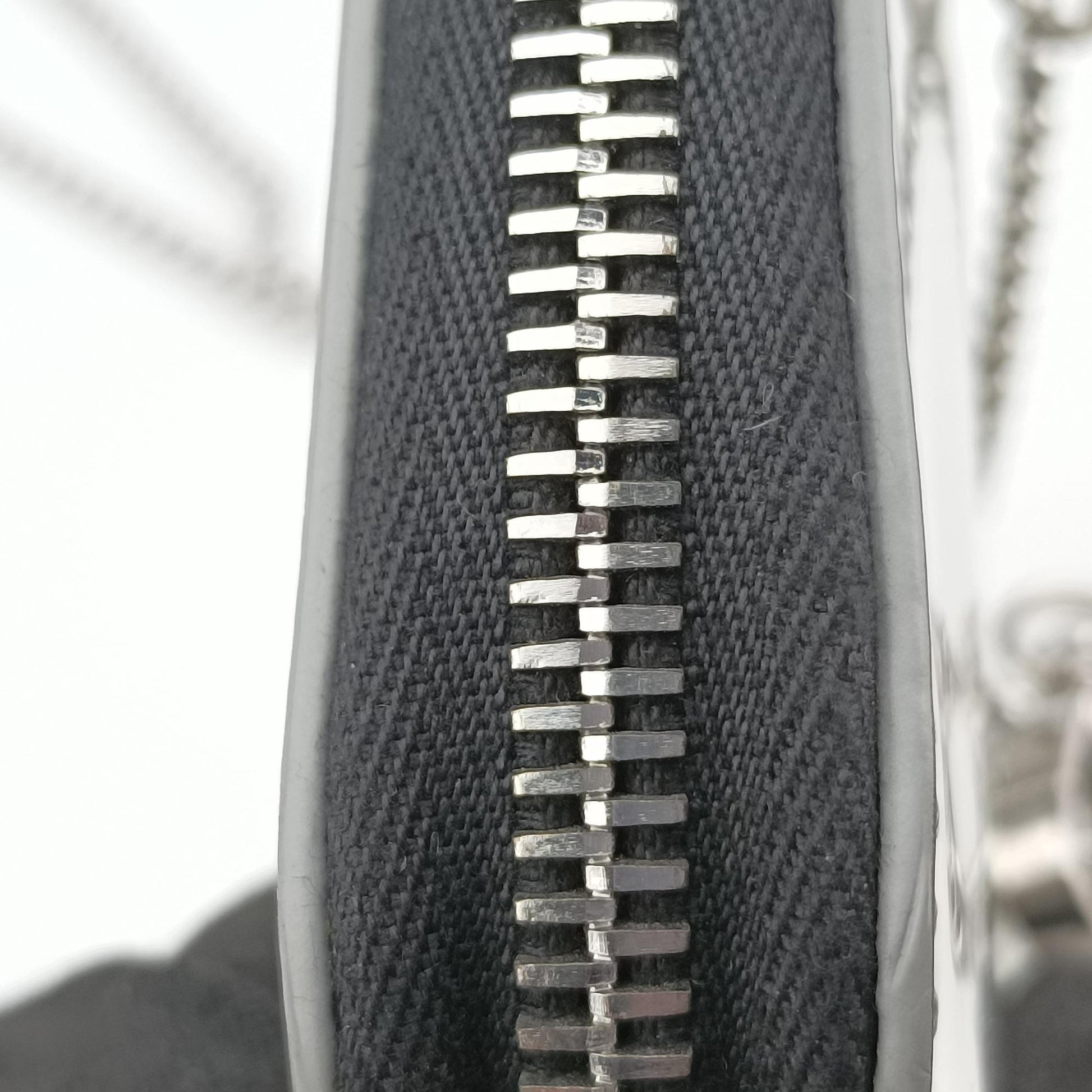 Triangle Logo Silver patent 230-Aトライアングルロゴ シルバー パテント 230-A