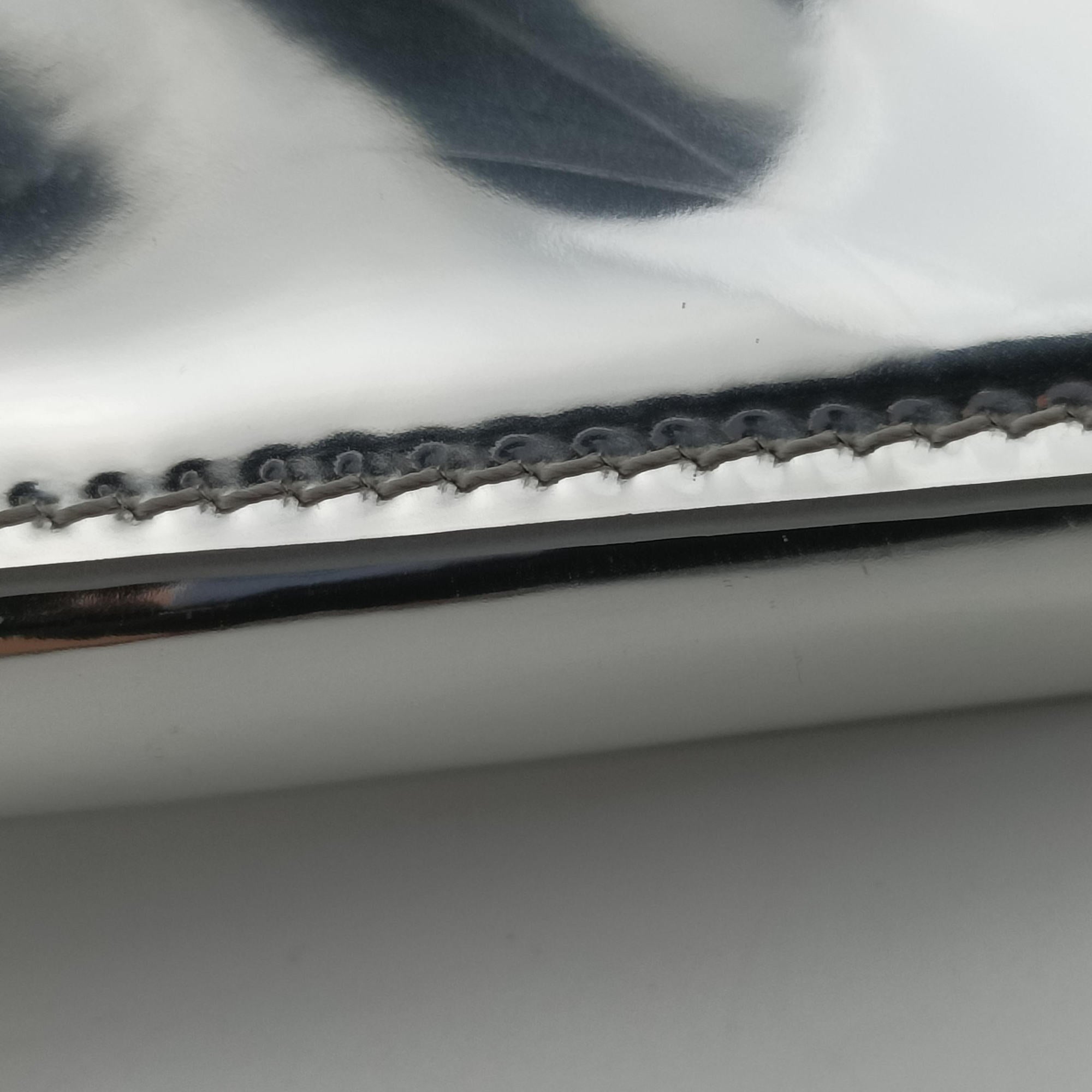 Triangle Logo Silver patent 230-Aトライアングルロゴ シルバー パテント 230-A