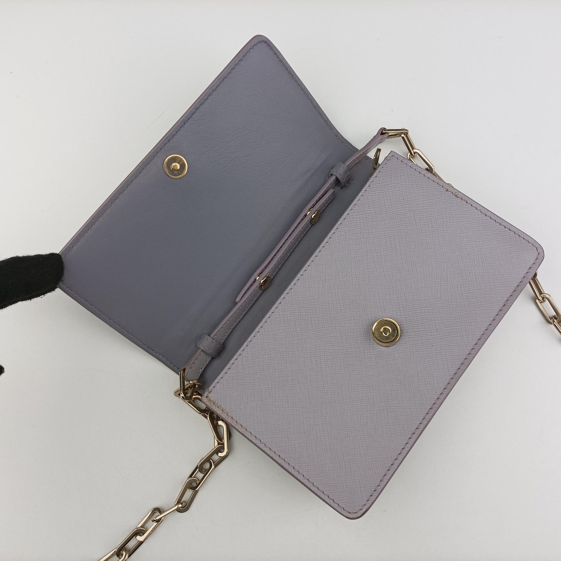 Logo Chain Purple SAFFIANO Leather BT1035 180/Hロゴチェーン パープル サフィアーノレザー BT1035 180/H