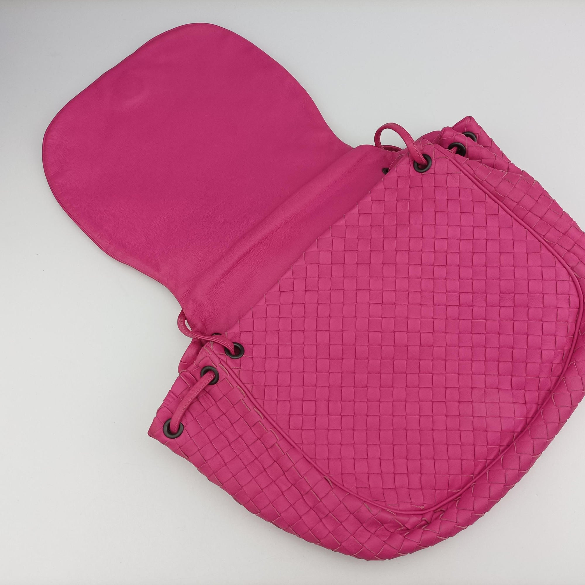 Intrecciato Rose lambskin B03182155Vイントレチャート ローズ レッド ラムスキン B03182155V