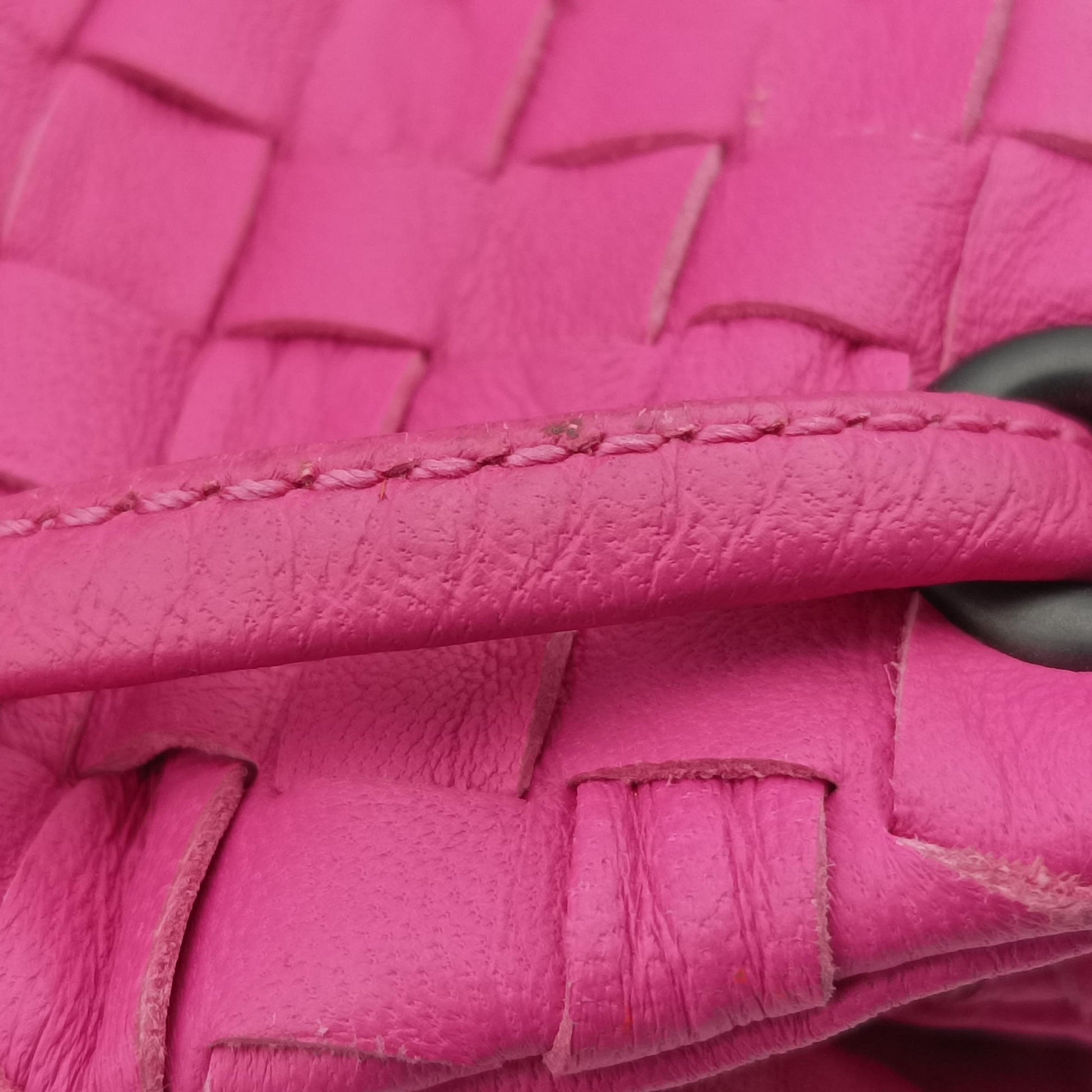 Intrecciato Rose lambskin B03182155Vイントレチャート ローズ レッド ラムスキン B03182155V